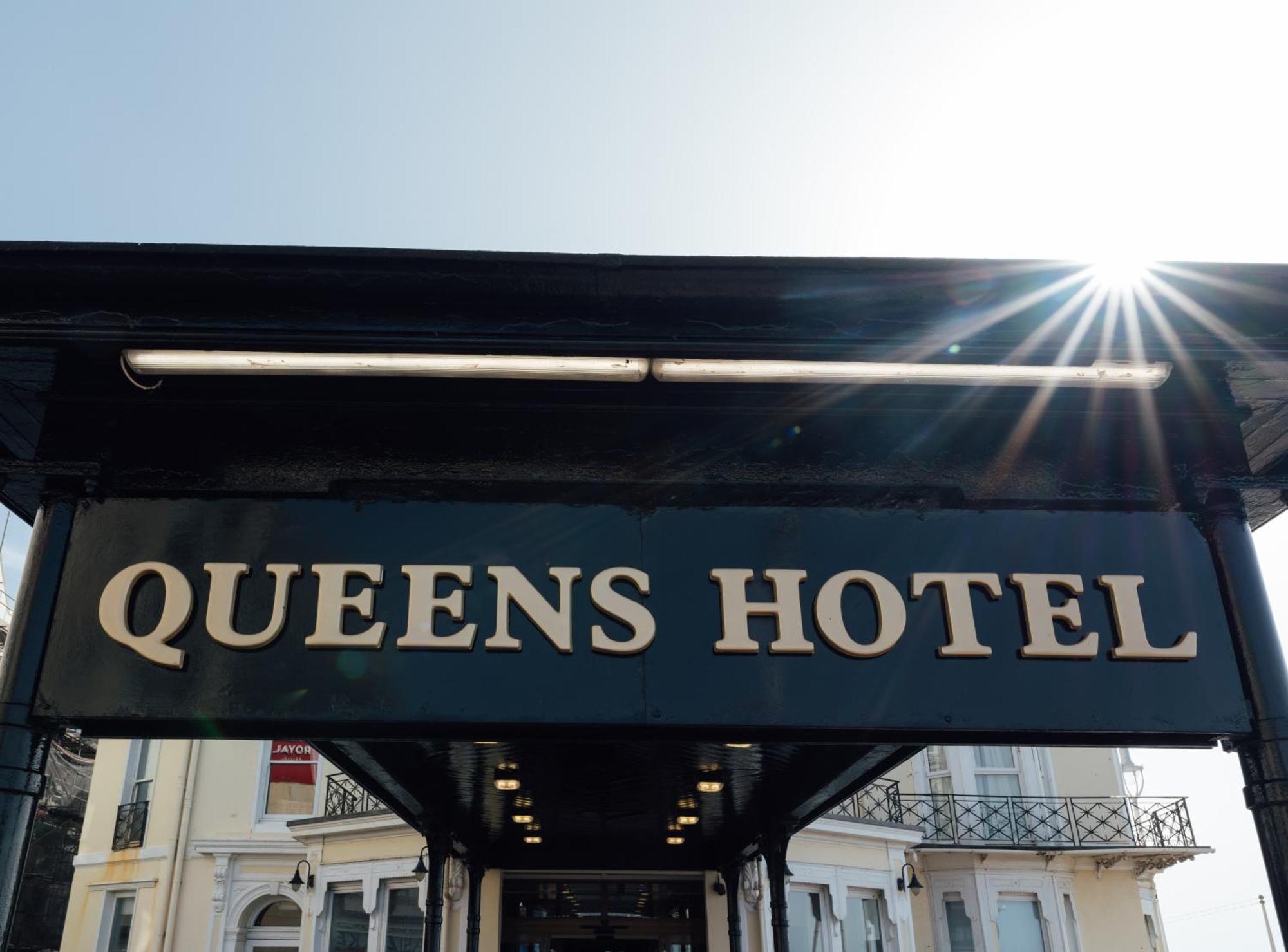 Queens & Hotel 3*