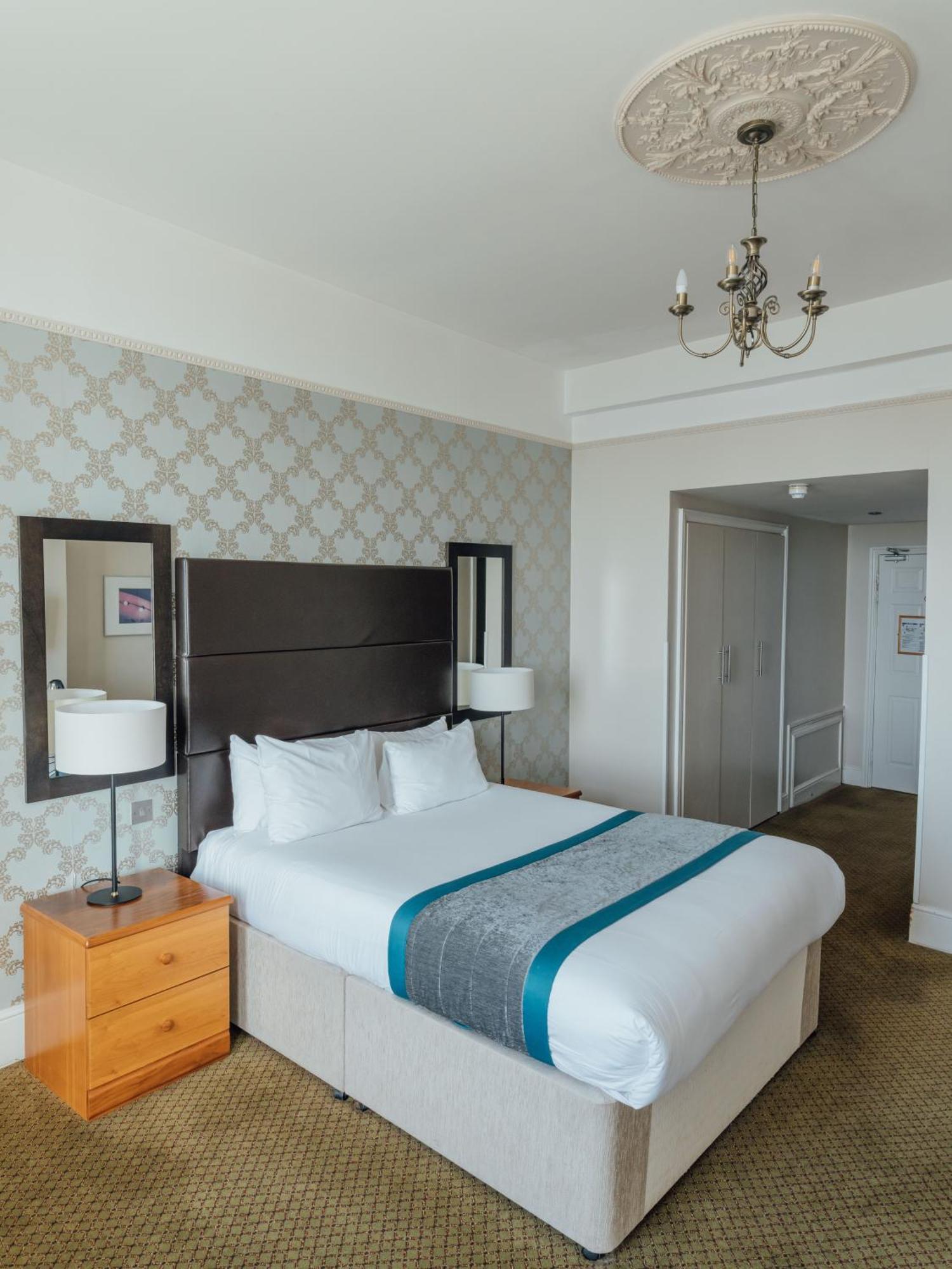 Hotel Queens & Brighton