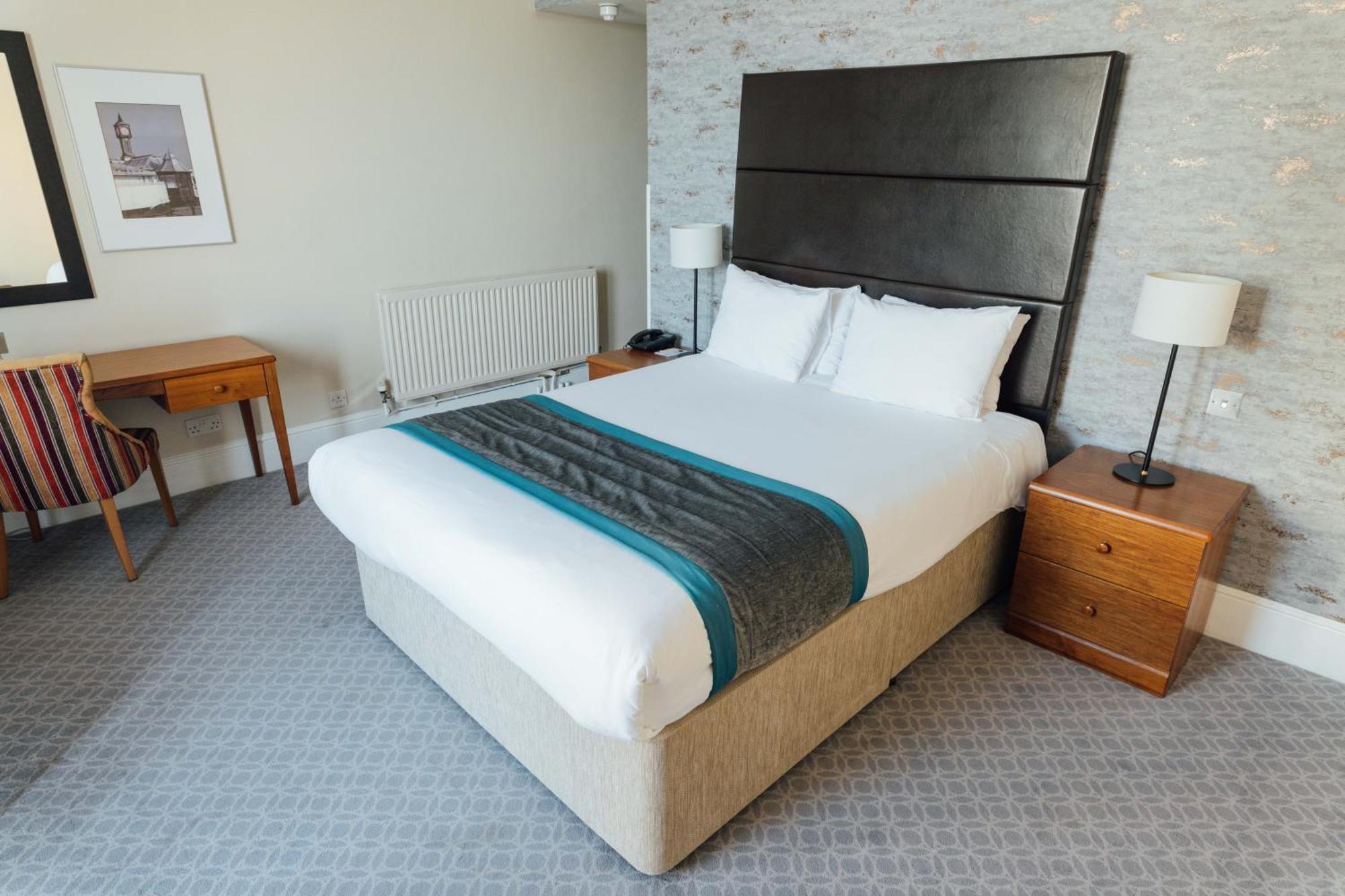 Hotel Queens &