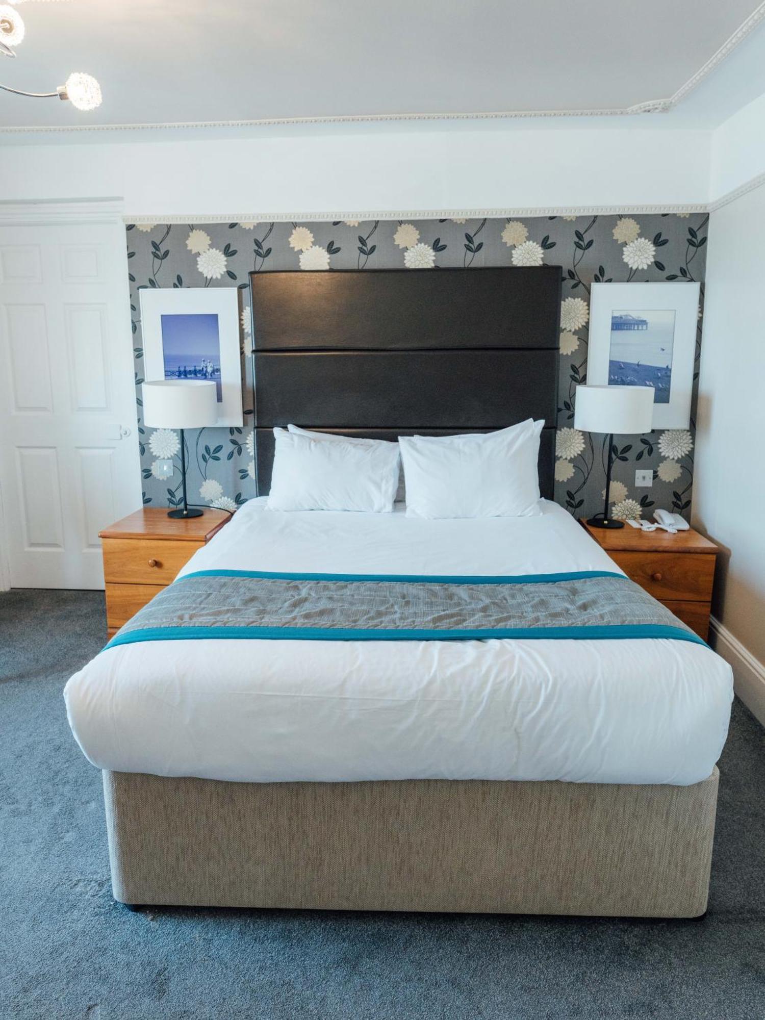 Hotel Queens &