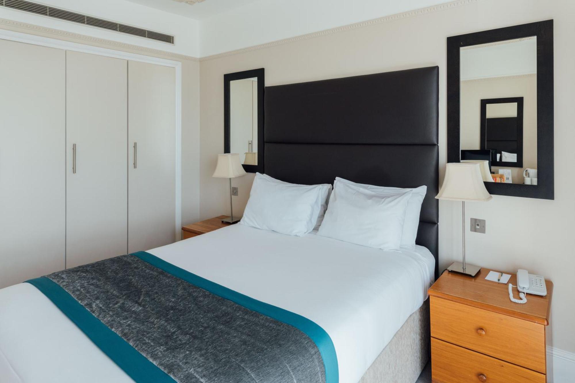 Queens & Hotel 3*