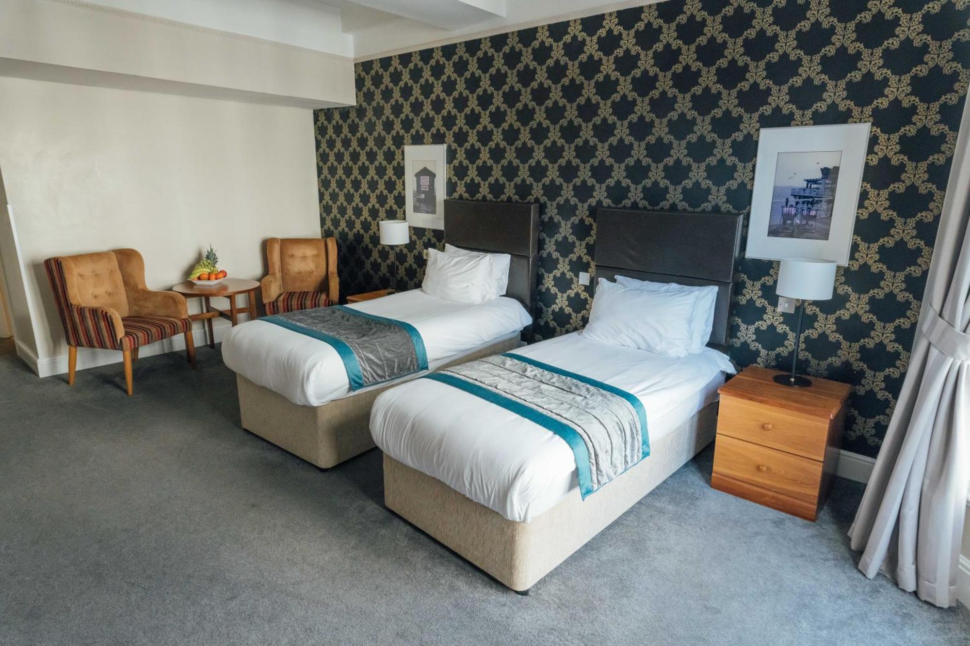 Hotel Queens & 3*