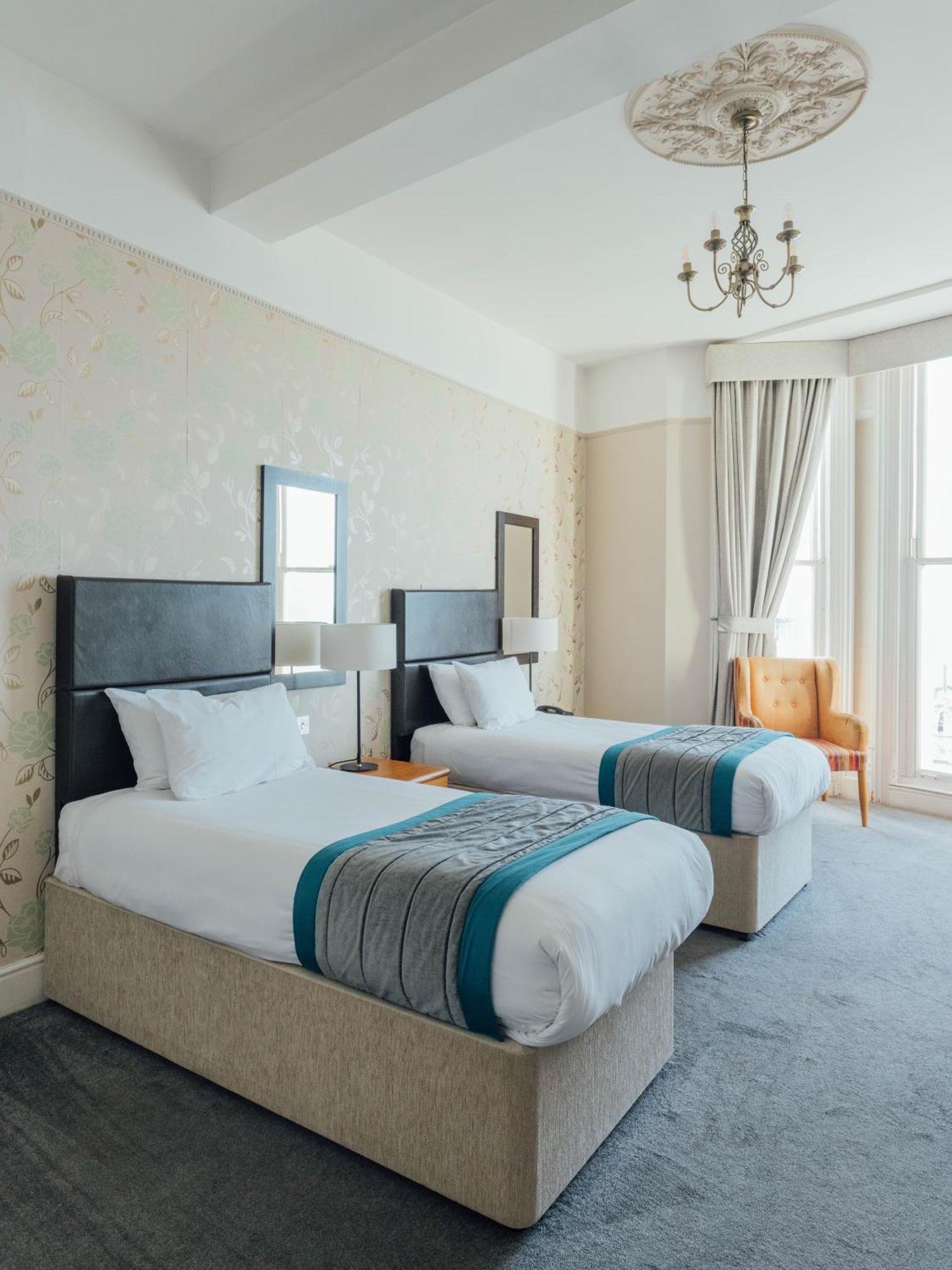 Queens & Hotel Brighton
