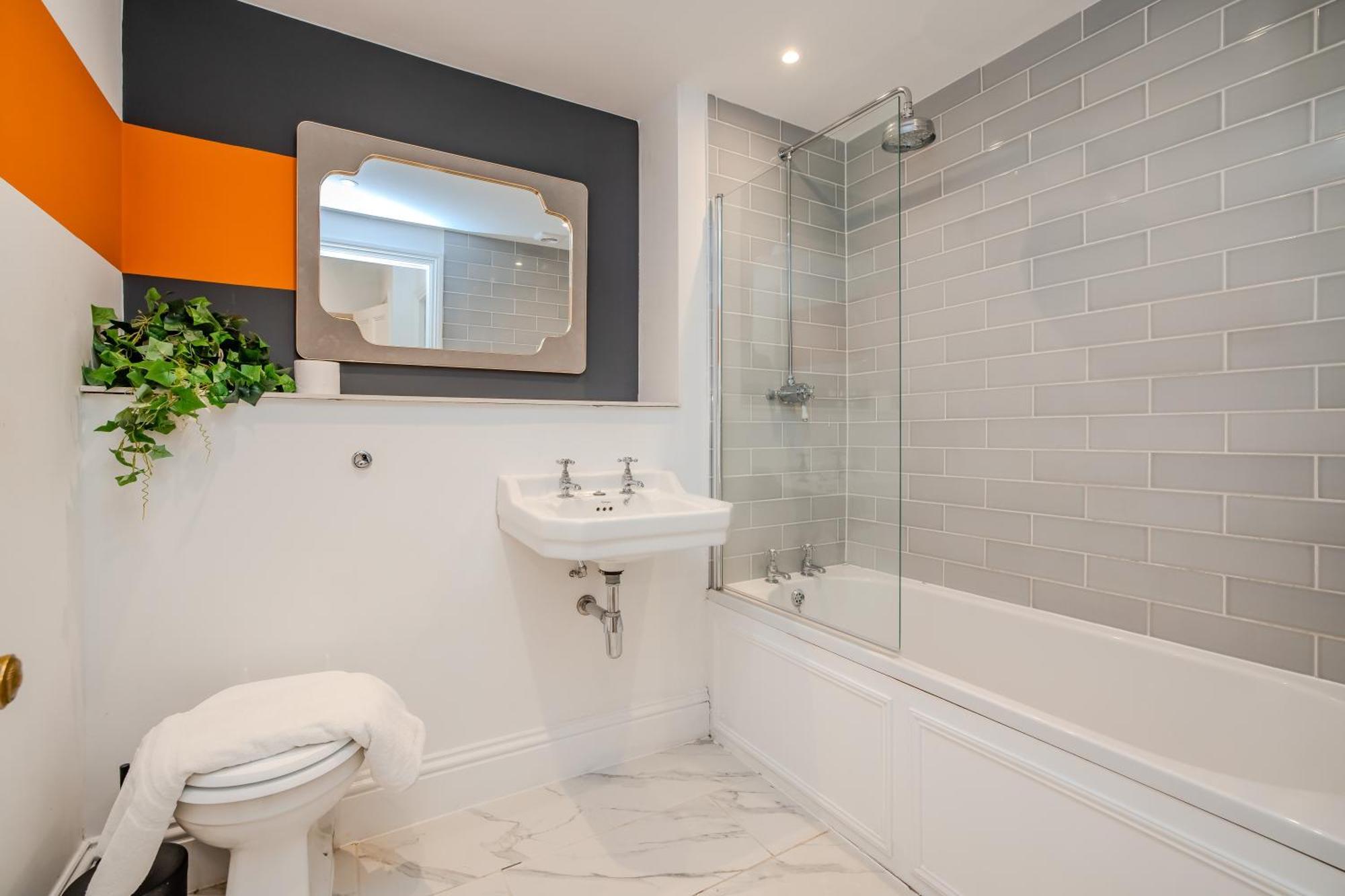Apartment Free Parking I Beautiful Pad I Next To I 2 Bedroom Flat