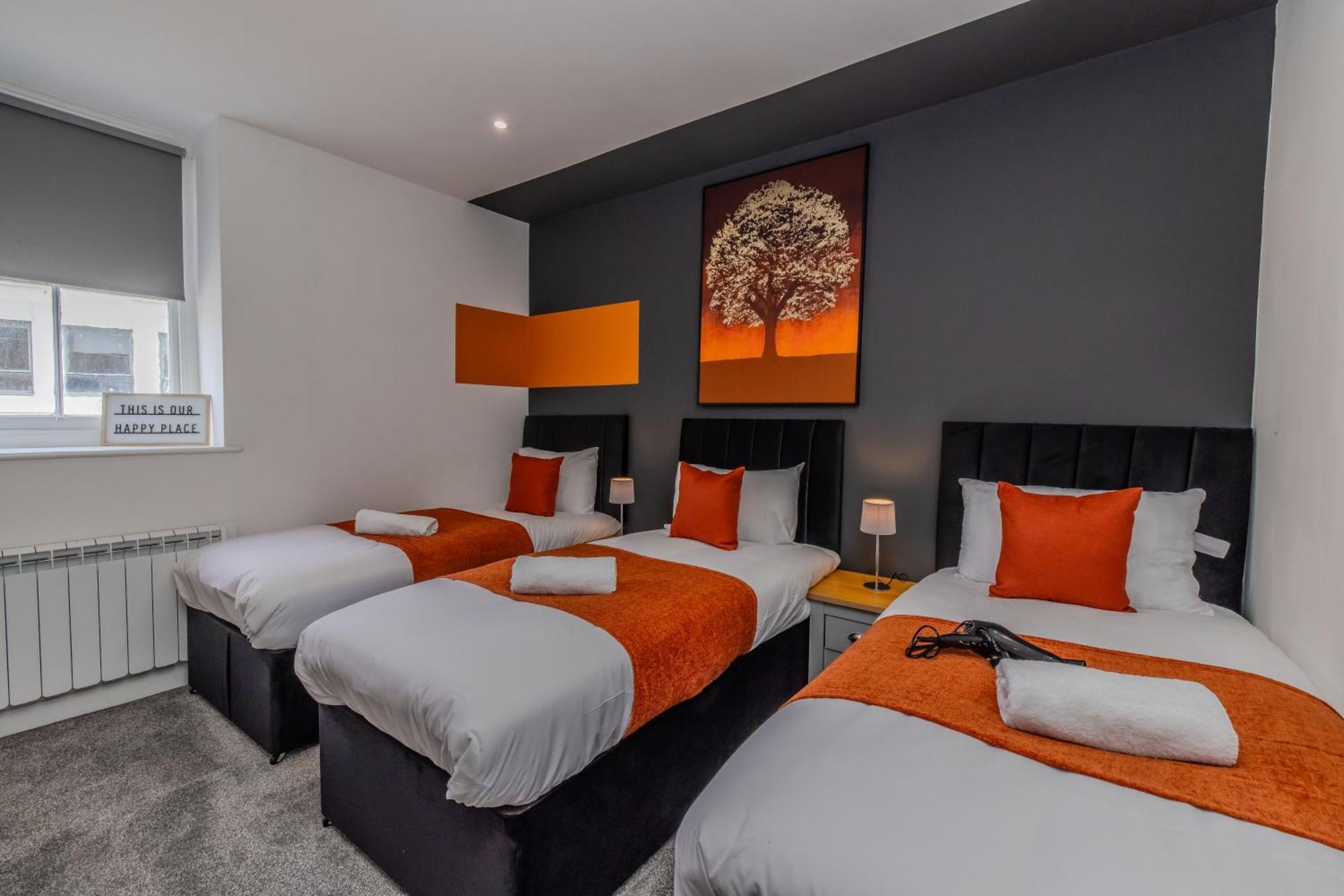 Beautiful Pad I Three Bedrooms I 2 Bathroom I Next To I Slp 10 Apartment *