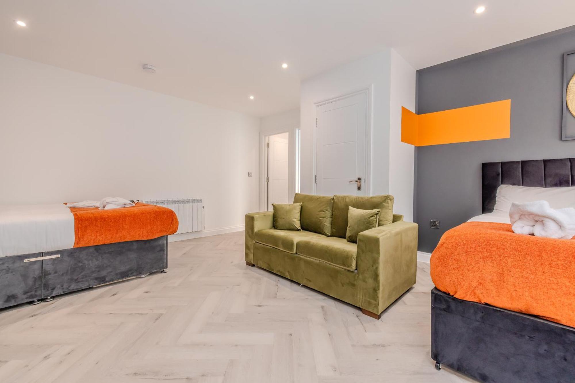 Spacious Next To Sleep 6 Apartment Brighton