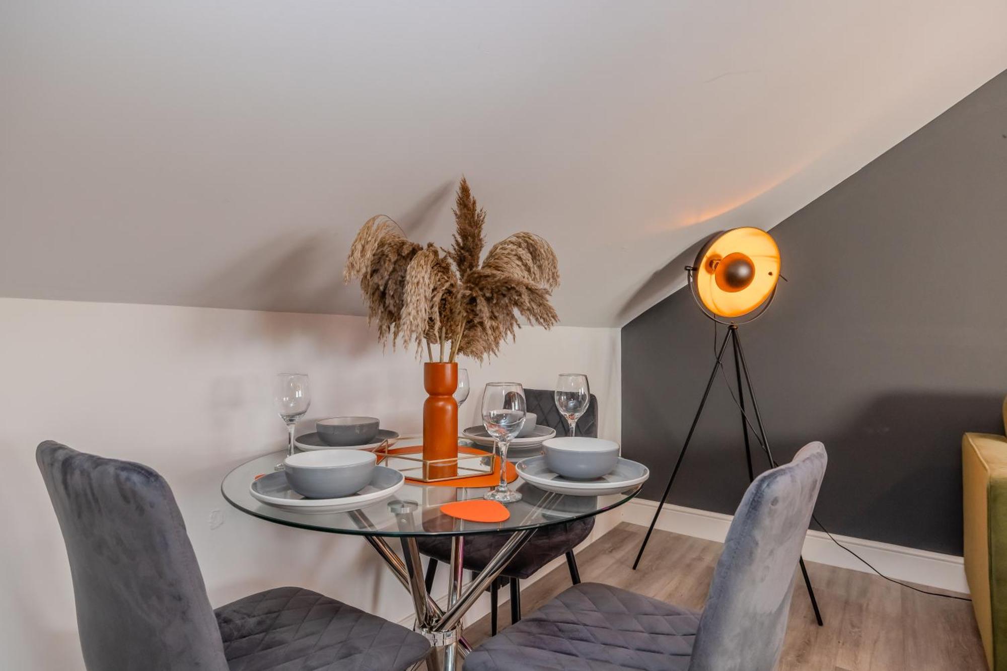 Luxe Living L 2-bedroom Flat With Free Parking Apartment *