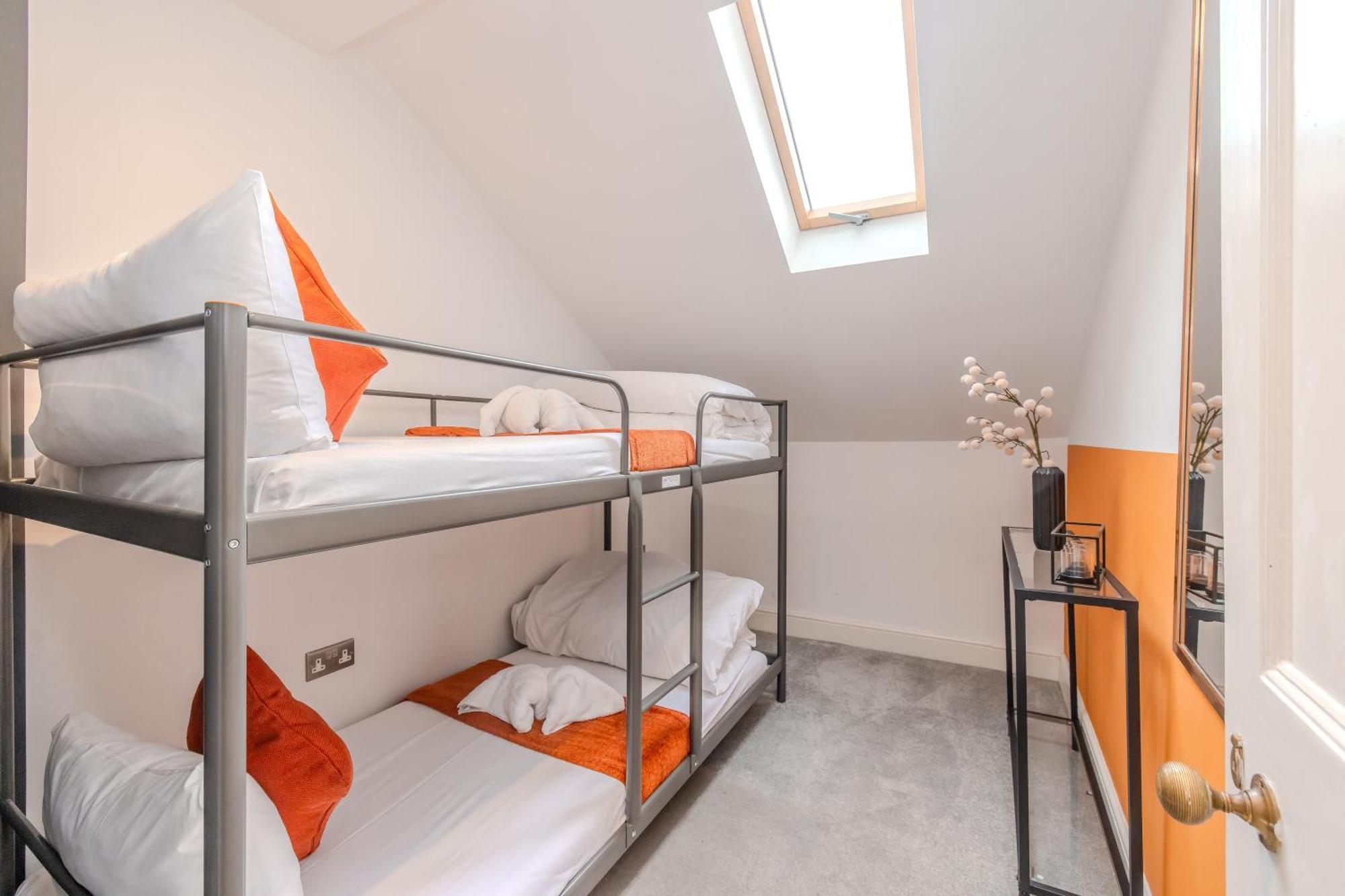 Luxe Living L 2-bedroom Flat With Free Parking Apartment