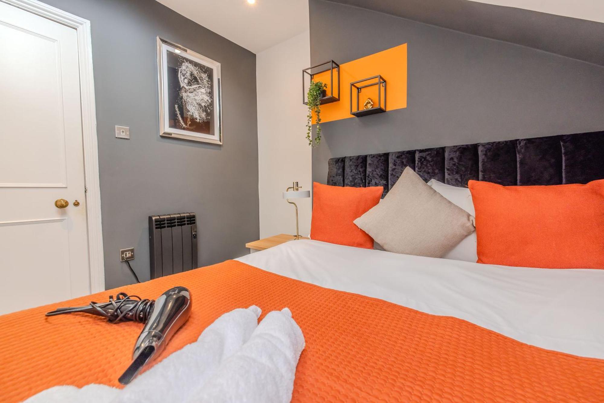 Urban Oasis L Sleek 2-bedroom With Convenient Free Parking Apartment *