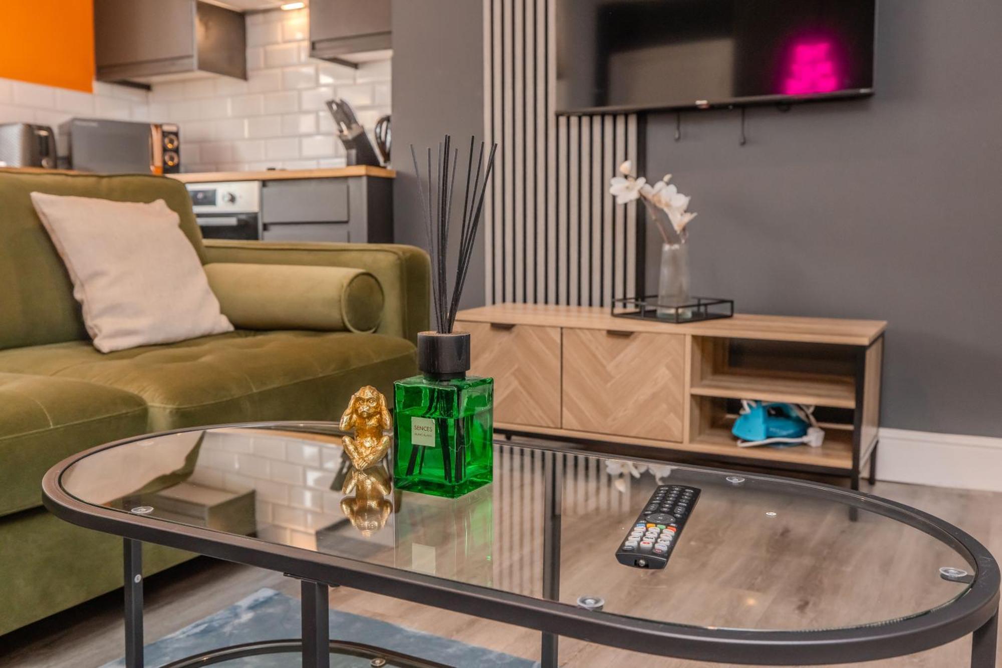 Urban Oasis L Sleek 2-bedroom With Convenient Free Parking *