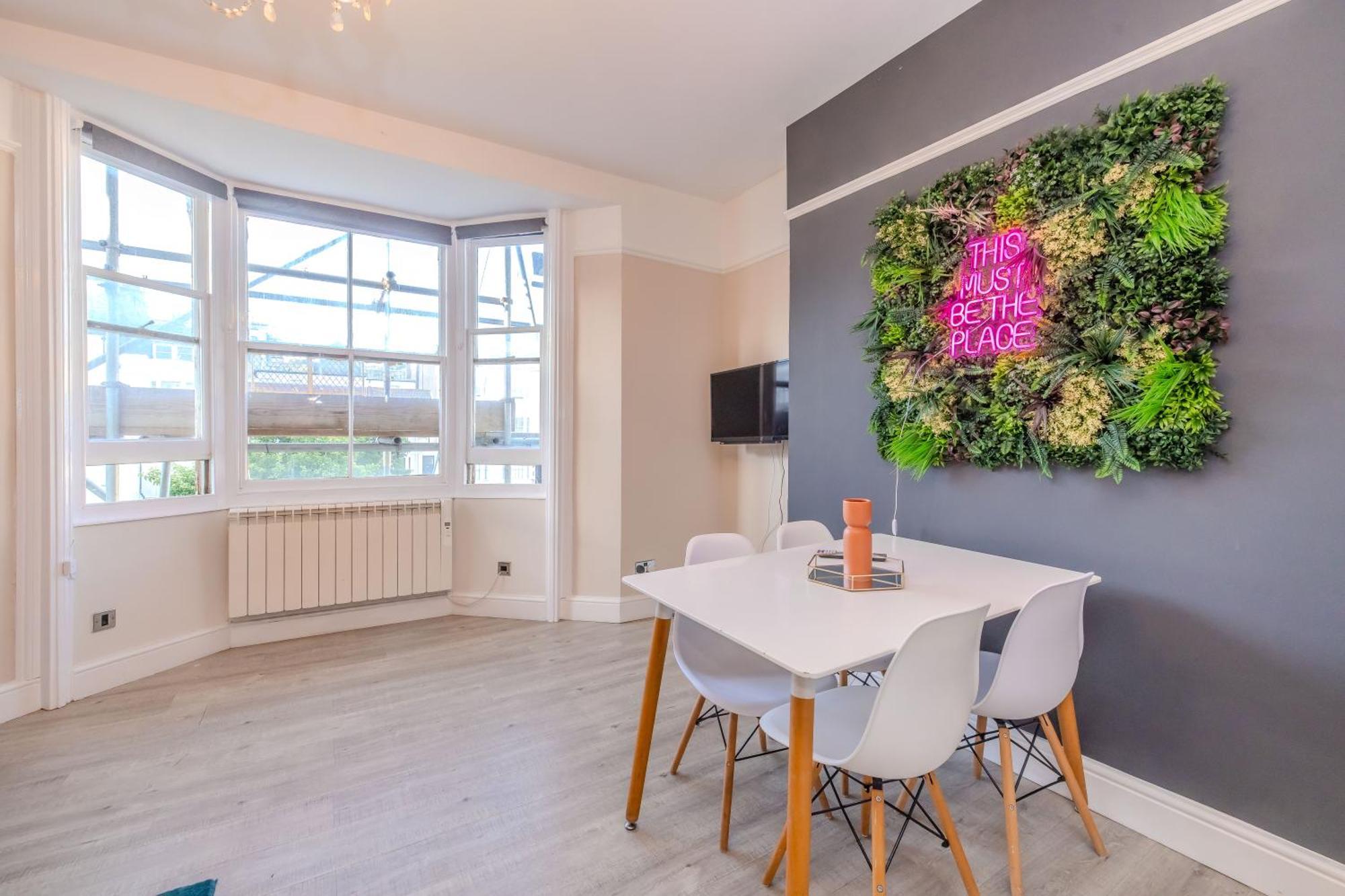 Tranquil Escape L Generous 2-bedroom Retreat * Brighton