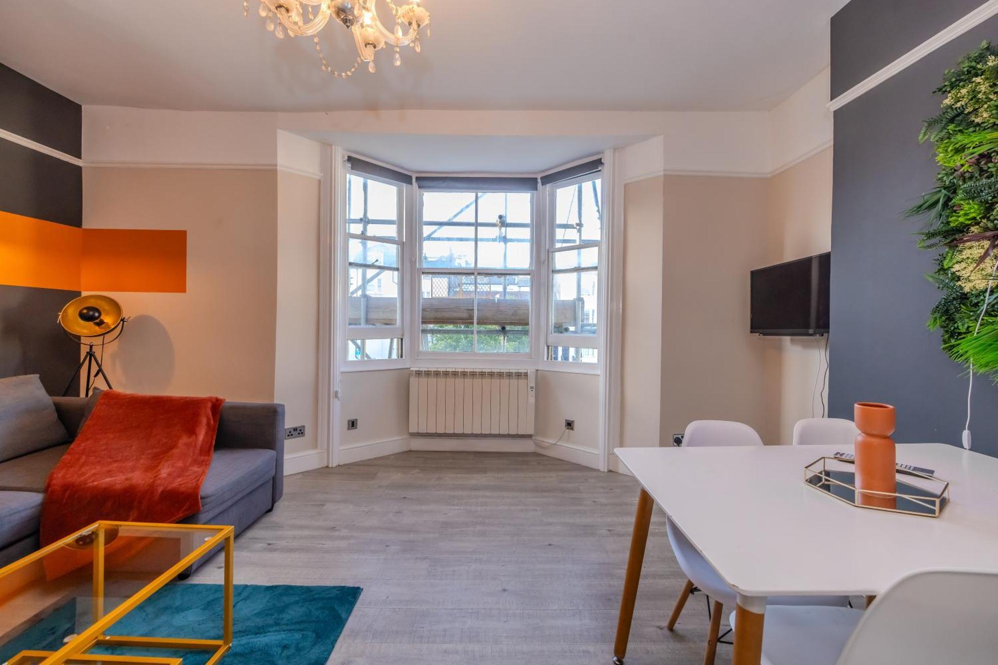 Apartment Tranquil Escape L Generous 2-bedroom Retreat *