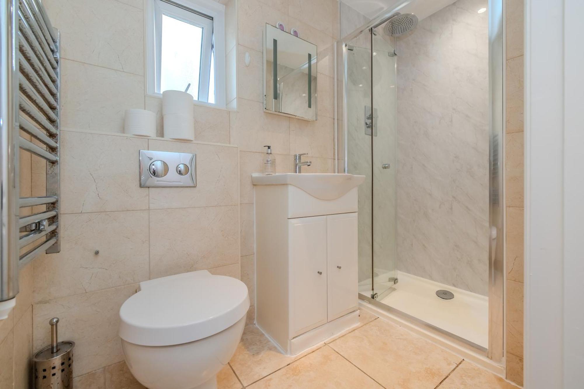 Tranquil Escape L Generous 2-bedroom Retreat Apartment