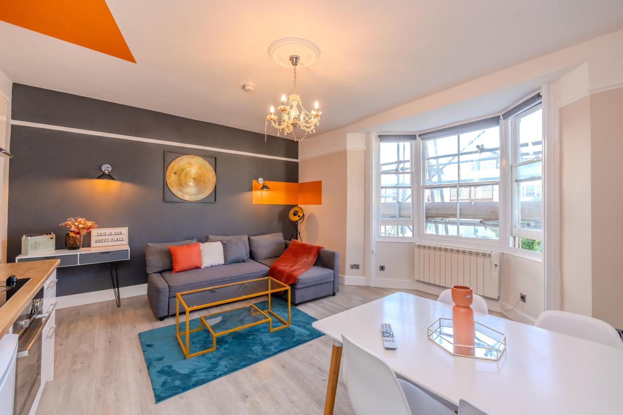 Apartment Roomy 2-bedroom For A Peaceful Brighton