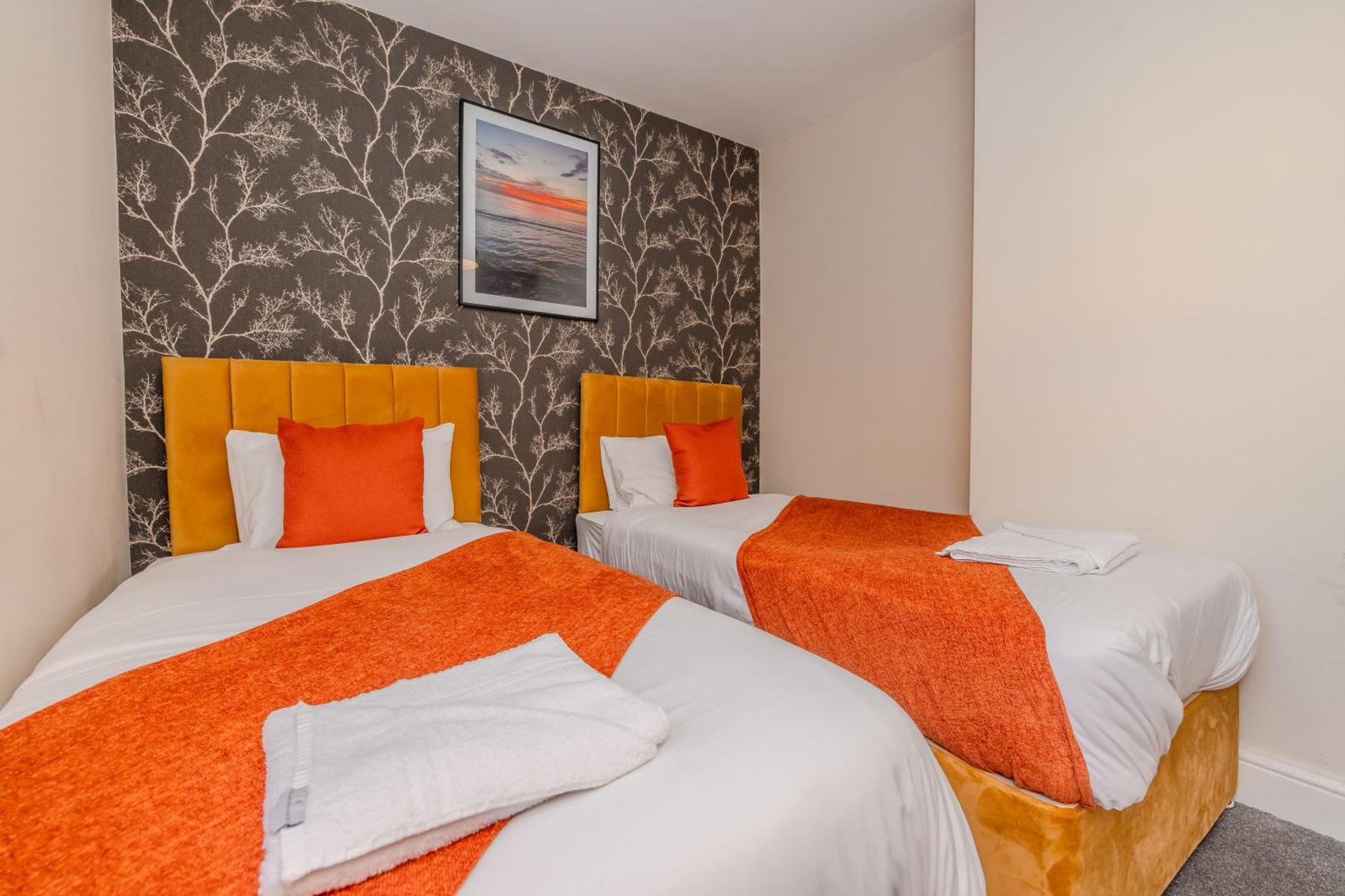 Apartment Roomy 2-bedroom For A Peaceful Brighton