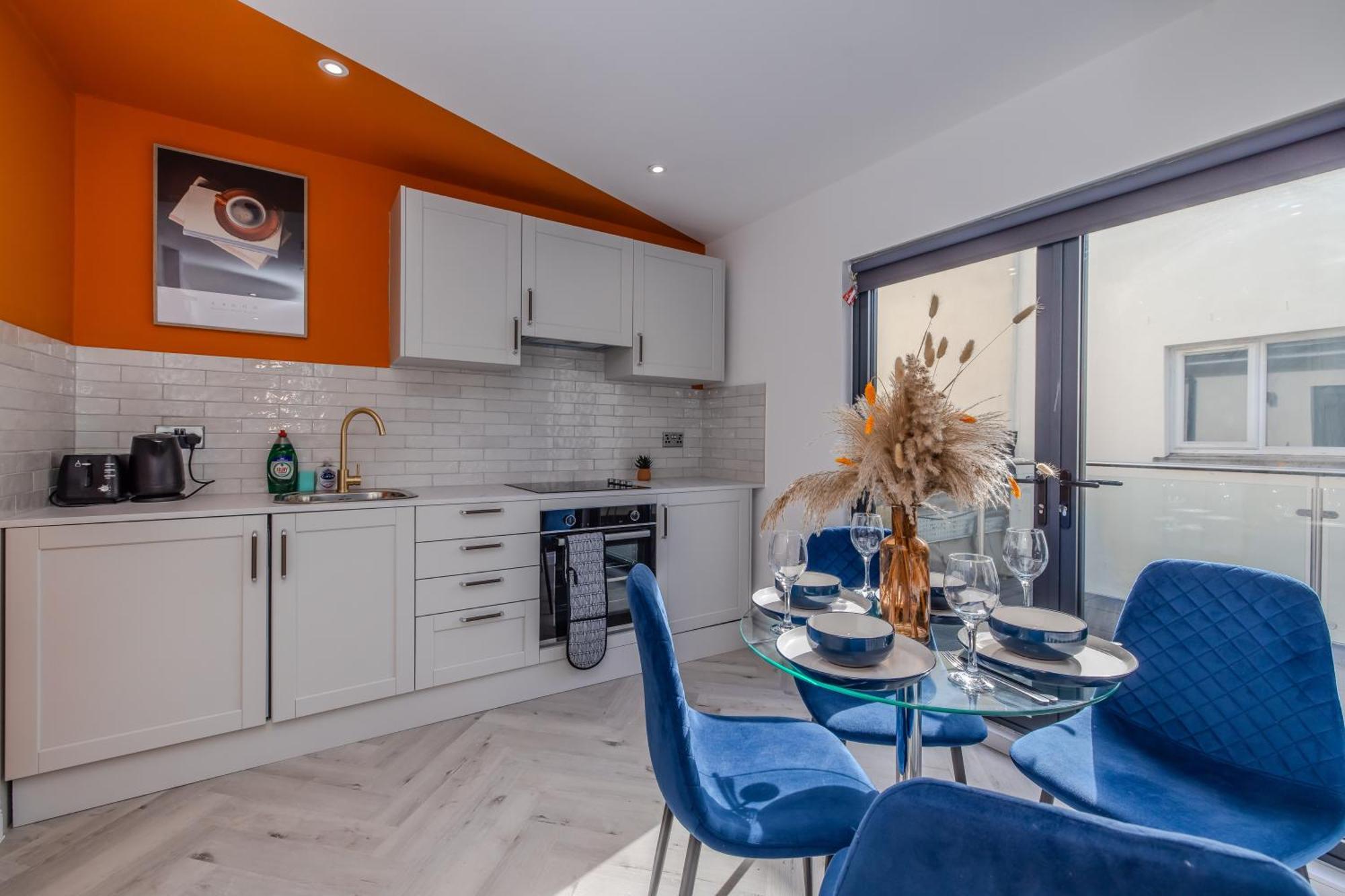 Apartment 1-bedroom With Balcony L Steps From Brighton