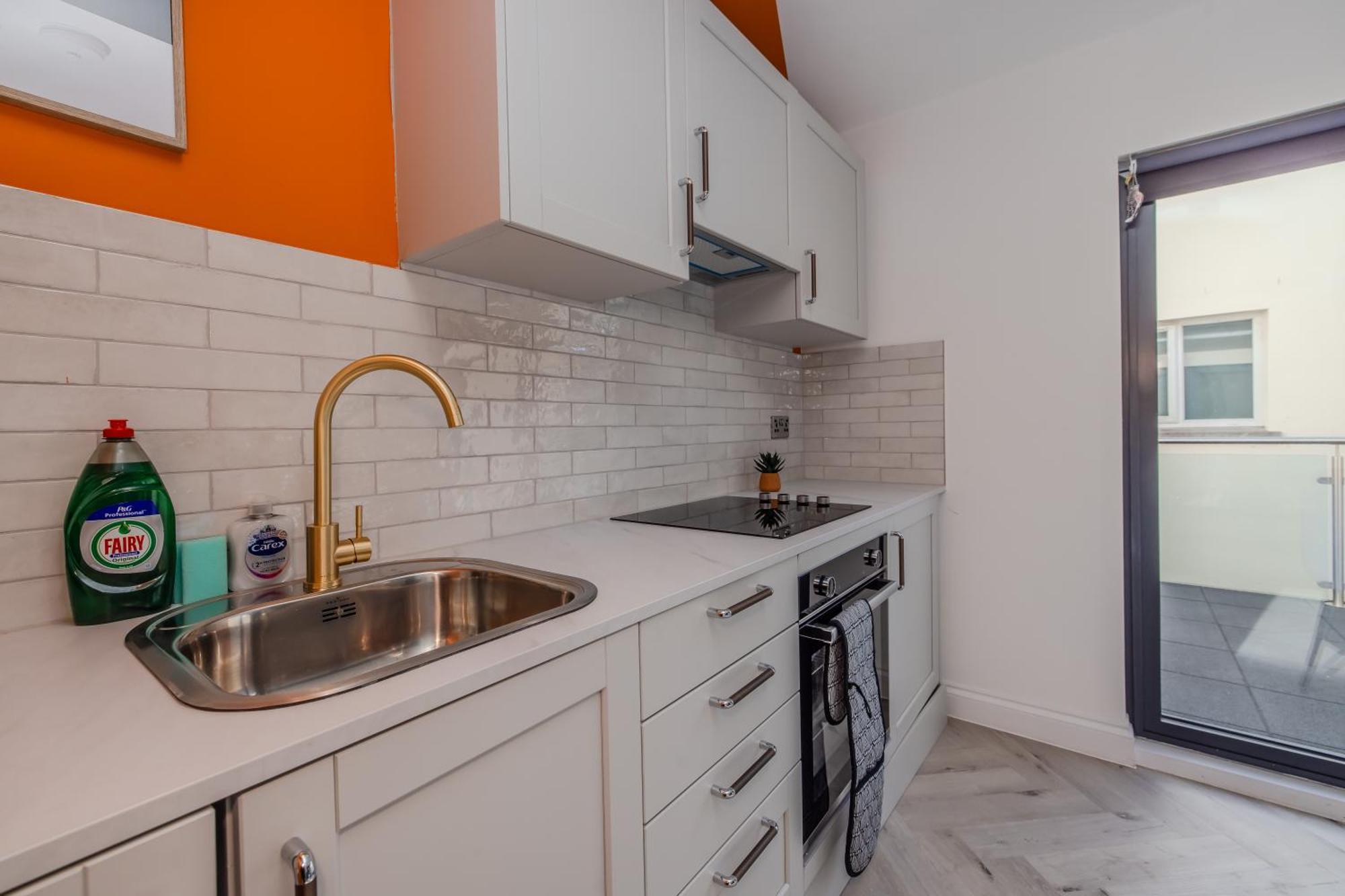 1-bedroom With Balcony L Steps From *