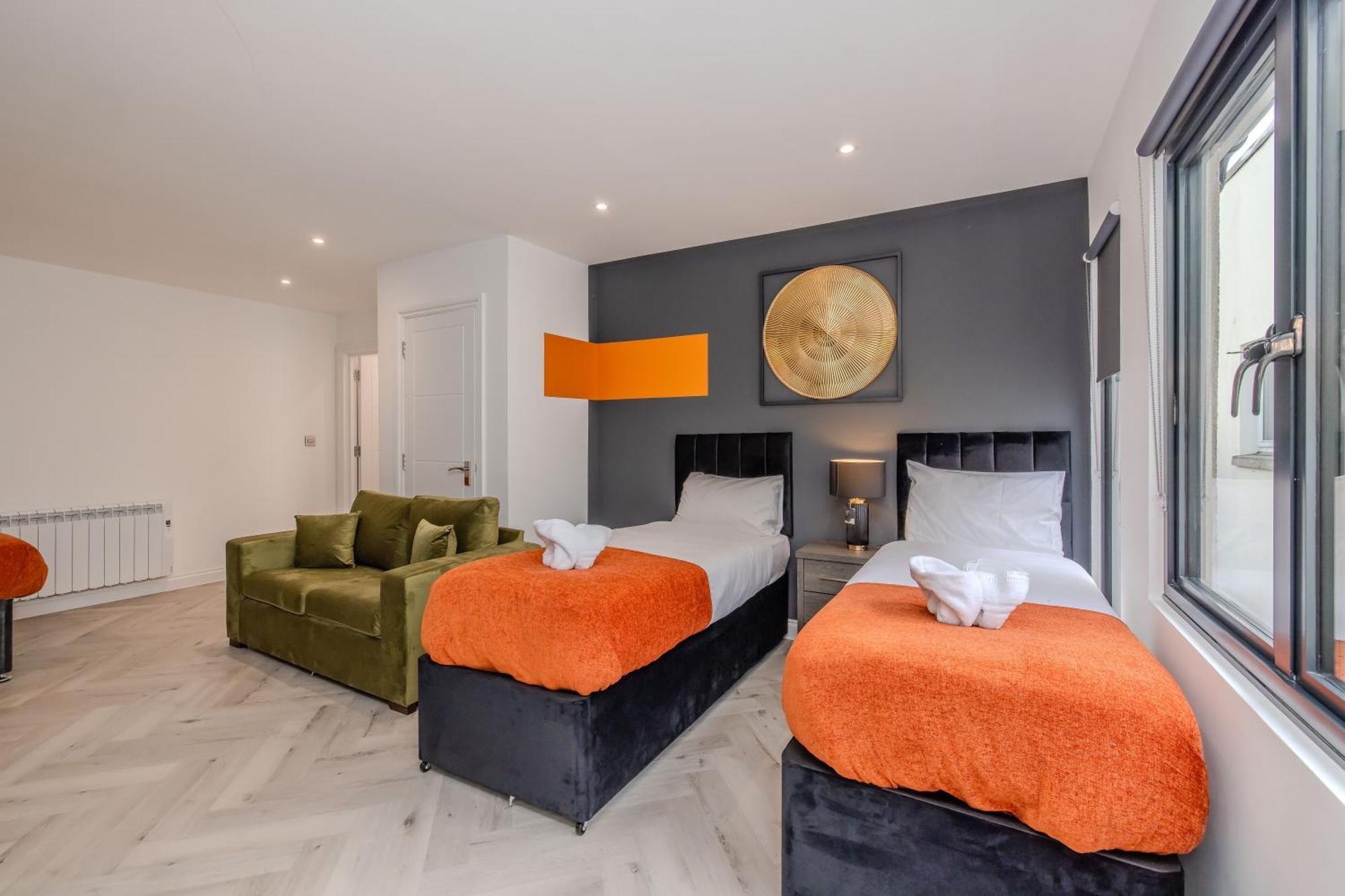 1-bedroom With Balcony L Steps From Apartment