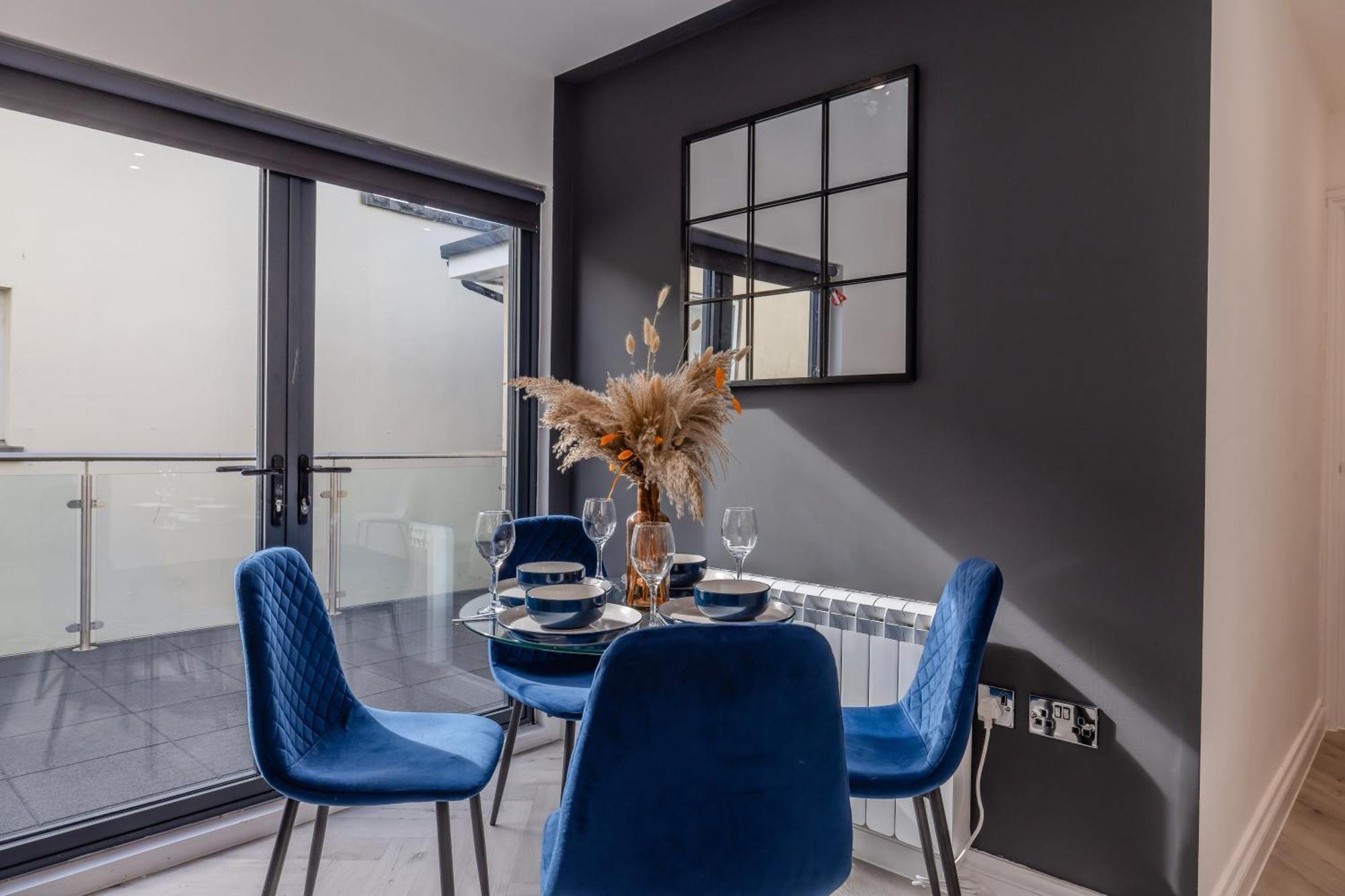 Apartment 1-bedroom With Balcony L Steps From