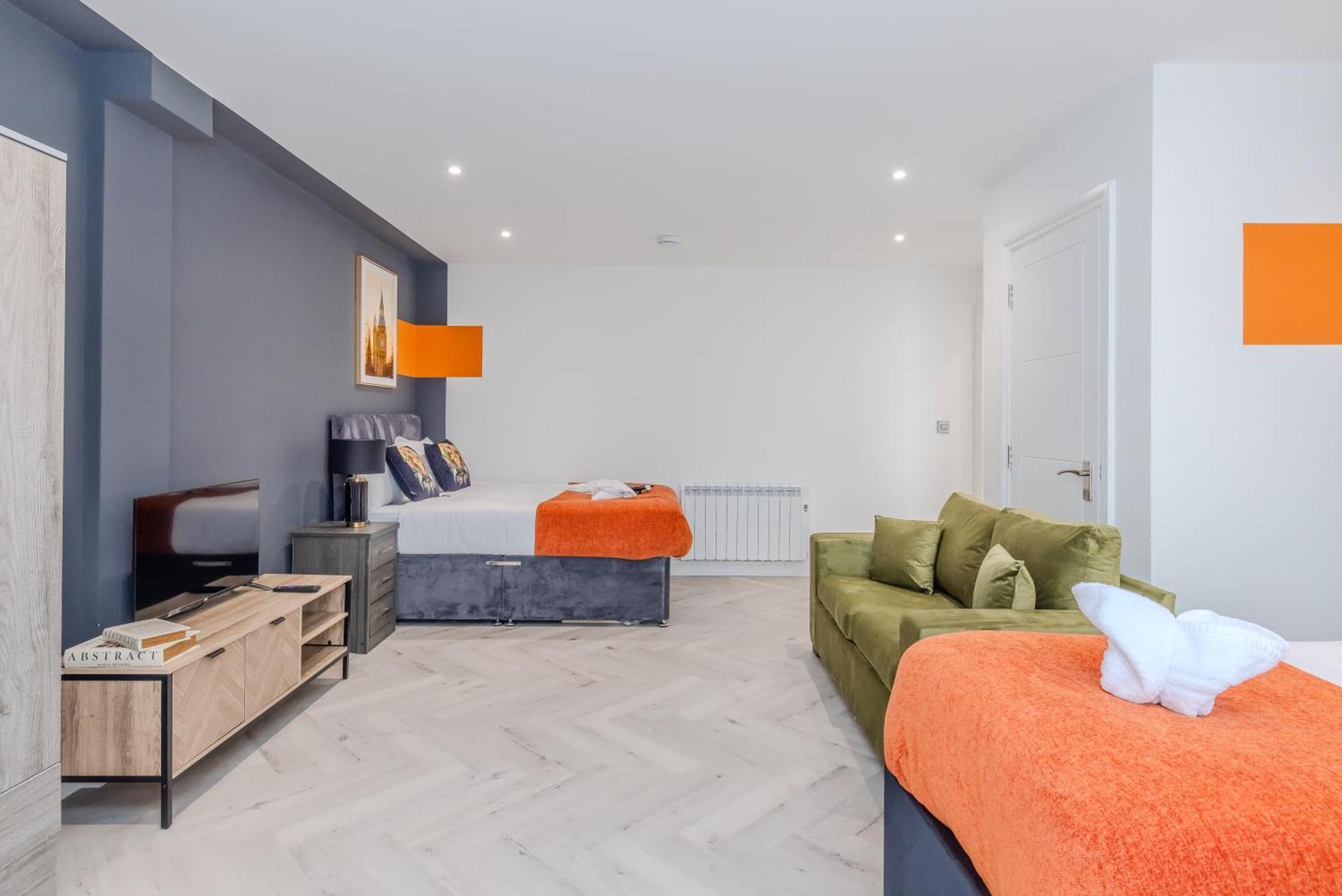 Apartment 1-bedroom With Balcony L Steps From Brighton