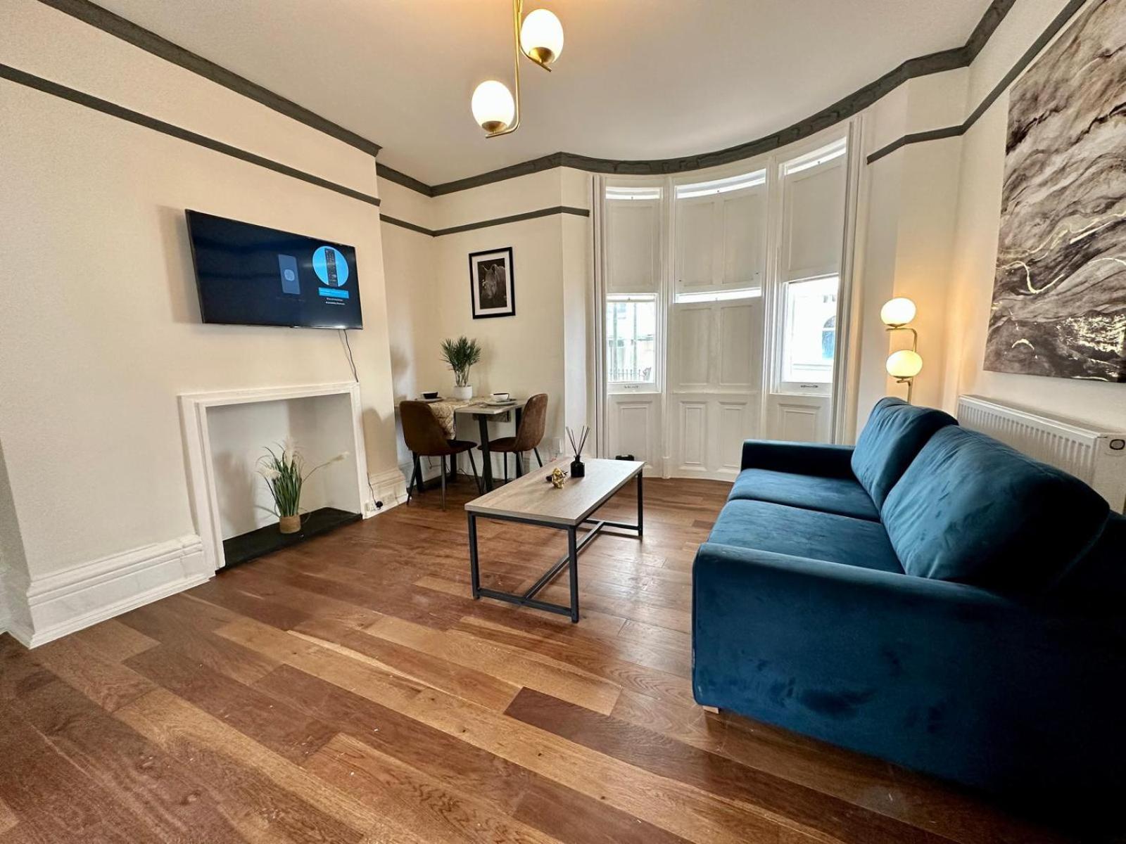 Comfortable 1-bedroom Flat With Garden *