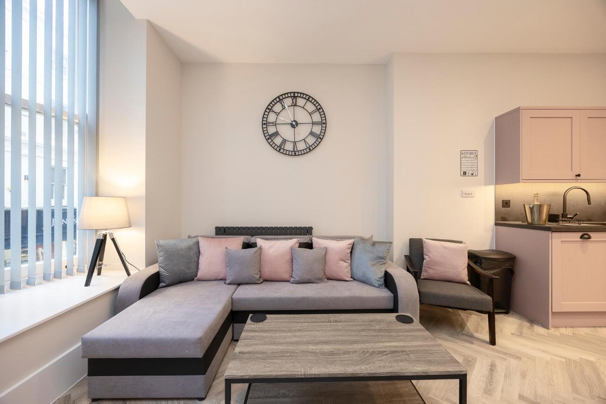 Flat 1 Stunning Loft Style In The Famous Lanes * Brighton
