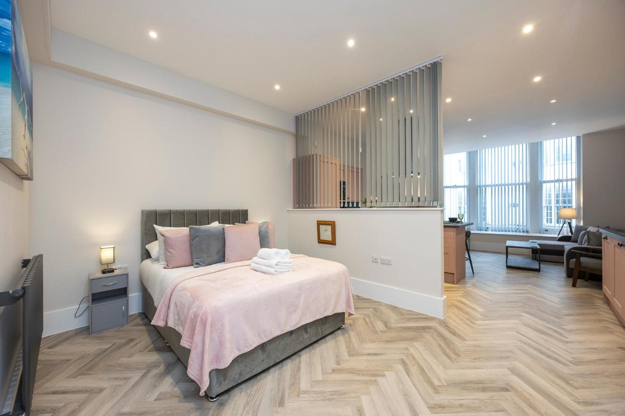 Flat 1 Stunning Loft Style In The Famous Lanes Brighton