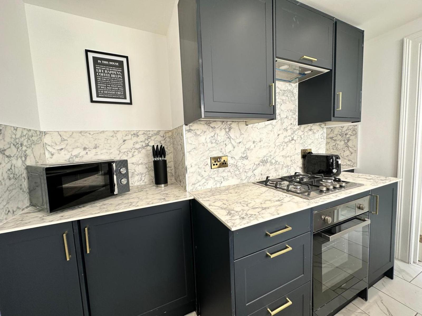 Cozy 1-bedroom With Garden Access *