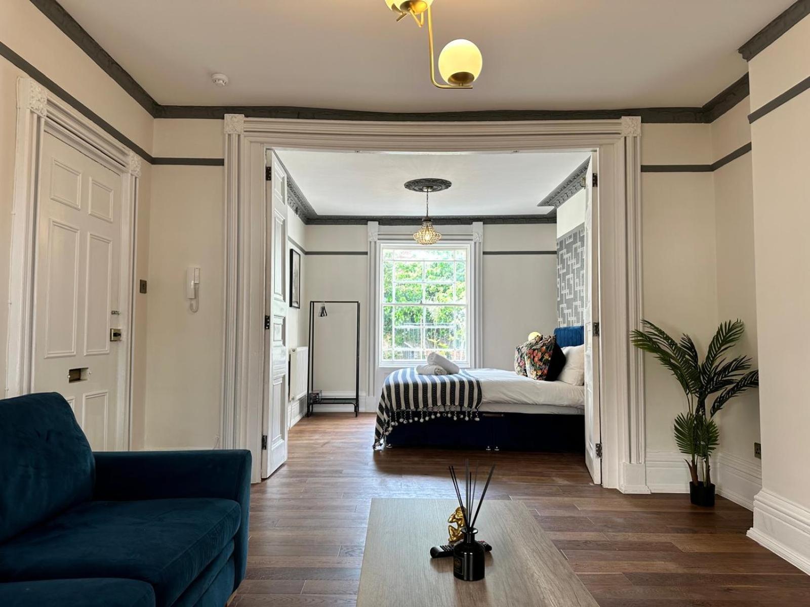 Cozy 1-bedroom With Garden Access *