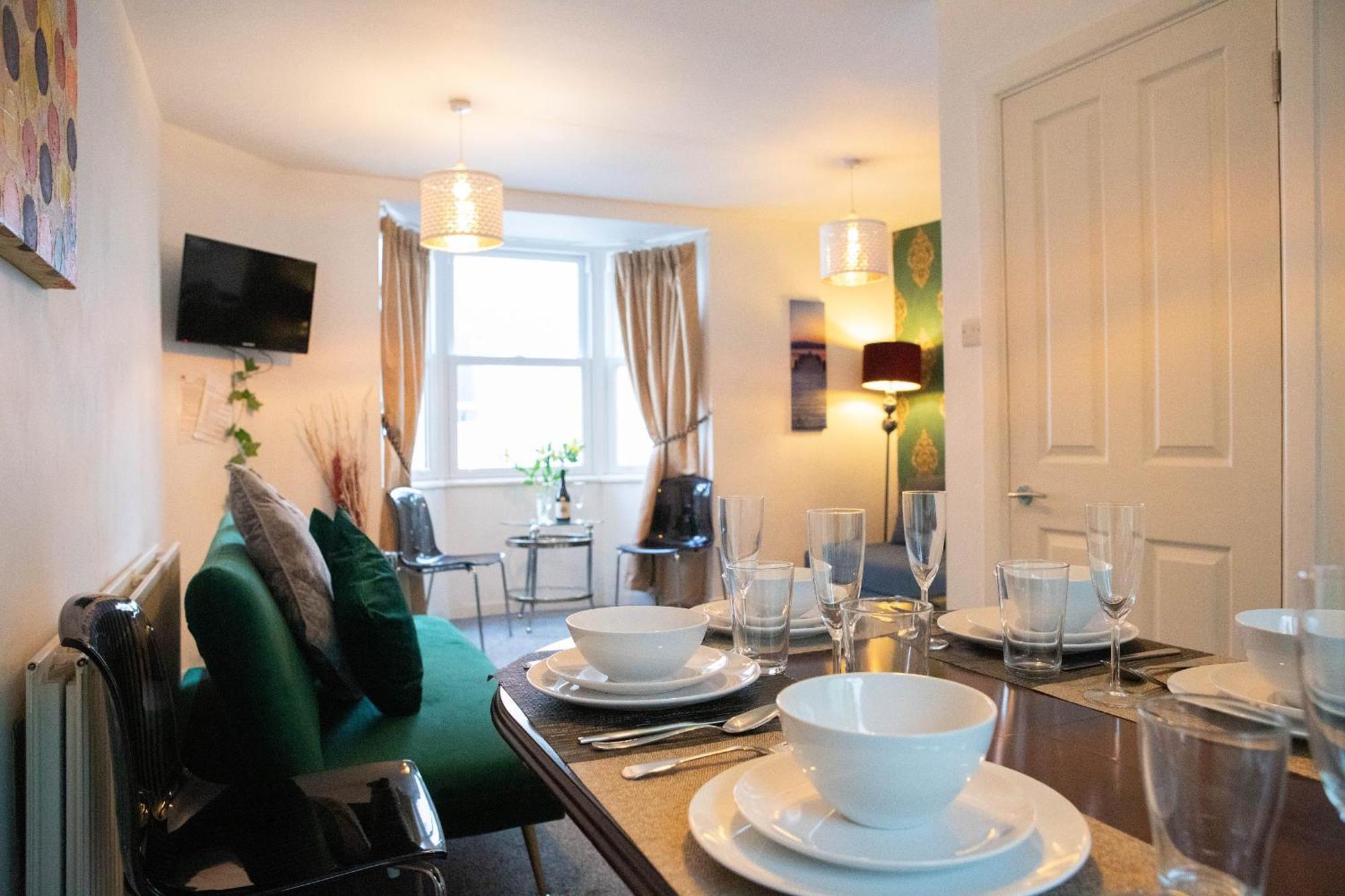 Best Location,4-Br House,Churchill Square Car Park & Sea-2 Min, Brighton Conference Centre 3 Min, Shops, Restaurants, I-360, Pier - Walking Distance Apartment Brighton