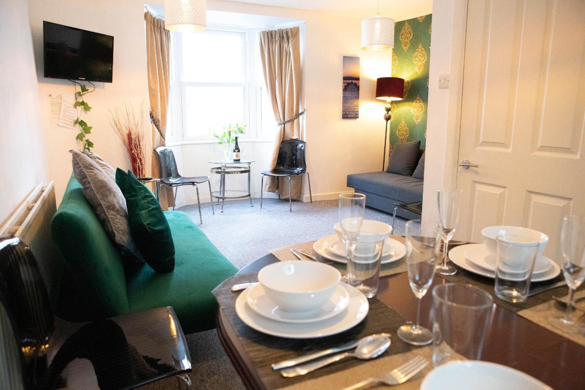 Best Location,4-Br House,Churchill Square Car Park & Sea-2 Min, Brighton Conference Centre 3 Min, Shops, Restaurants, I-360, Pier - Walking Distance * Brighton