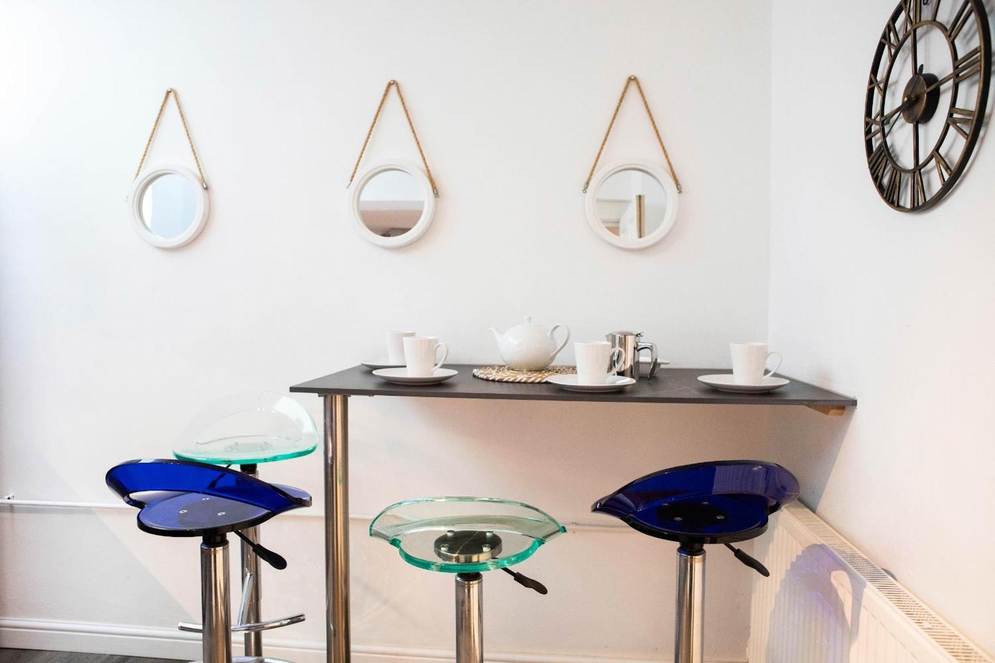 Best Location,4-Br House,Churchill Square Car Park & Sea-2 Min, Brighton Conference Centre 3 Min, Shops, Restaurants, I-360, Pier - Walking Distance Apartment