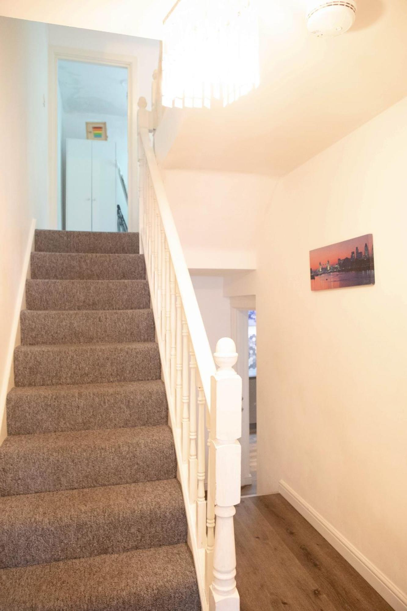 Best Location,4-Br House,Churchill Square Car Park & Sea-2 Min, Brighton Conference Centre 3 Min, Shops, Restaurants, I-360, Pier - Walking Distance Apartment Brighton