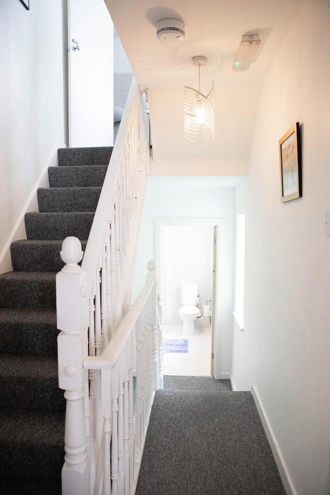Best Location,4-Br House,Churchill Square Car Park & Sea-2 Min, Brighton Conference Centre 3 Min, Shops, Restaurants, I-360, Pier - Walking Distance * Brighton