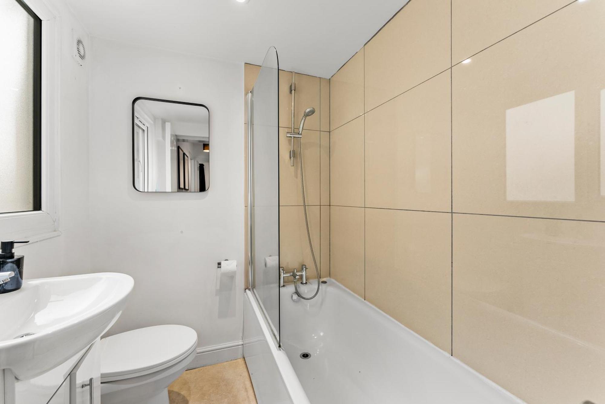 Stylish 3 Bed Flat In - Sleeps 8 Apartment Brighton