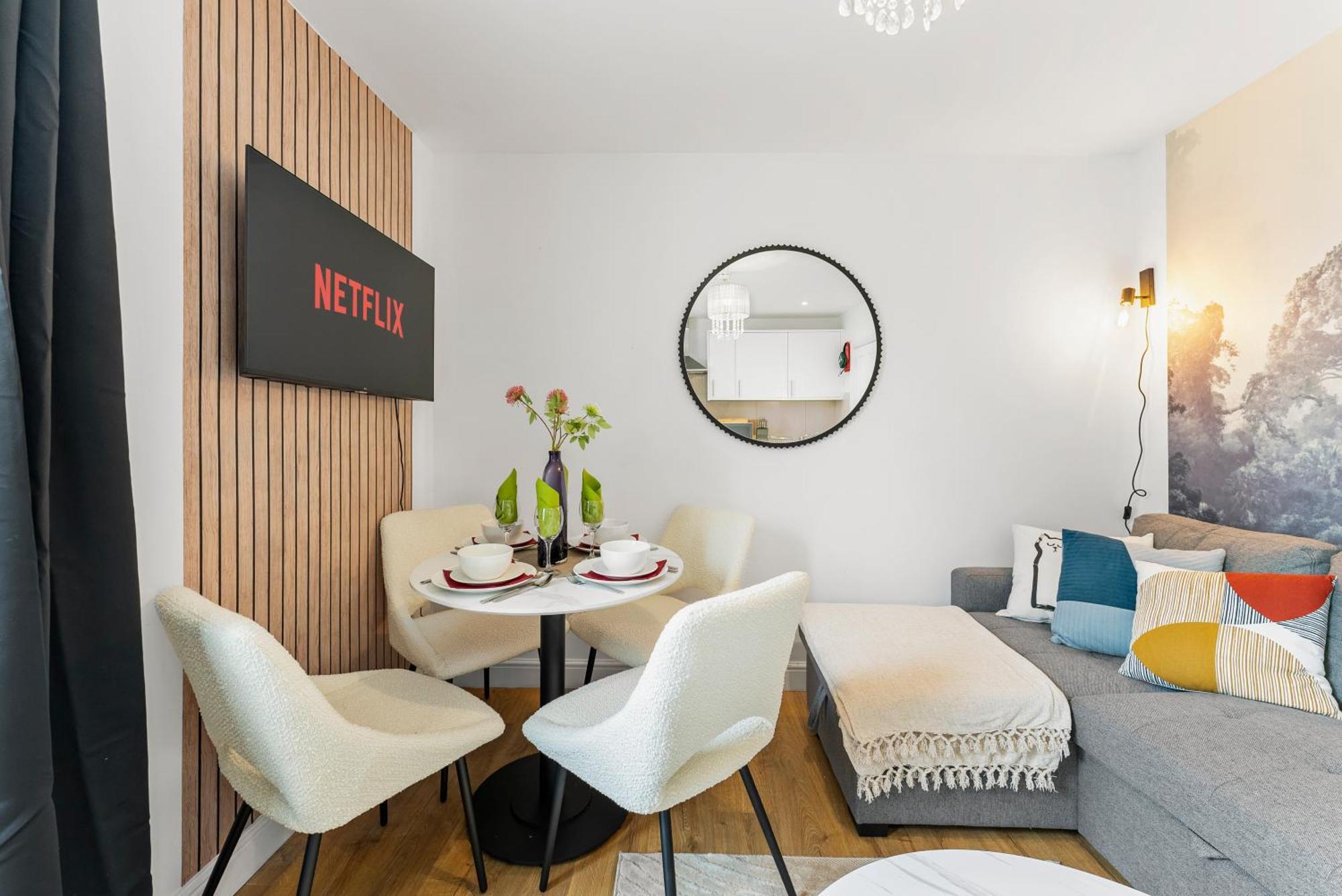 Stylish 3 Bed Flat In - Sleeps 8 Apartment
