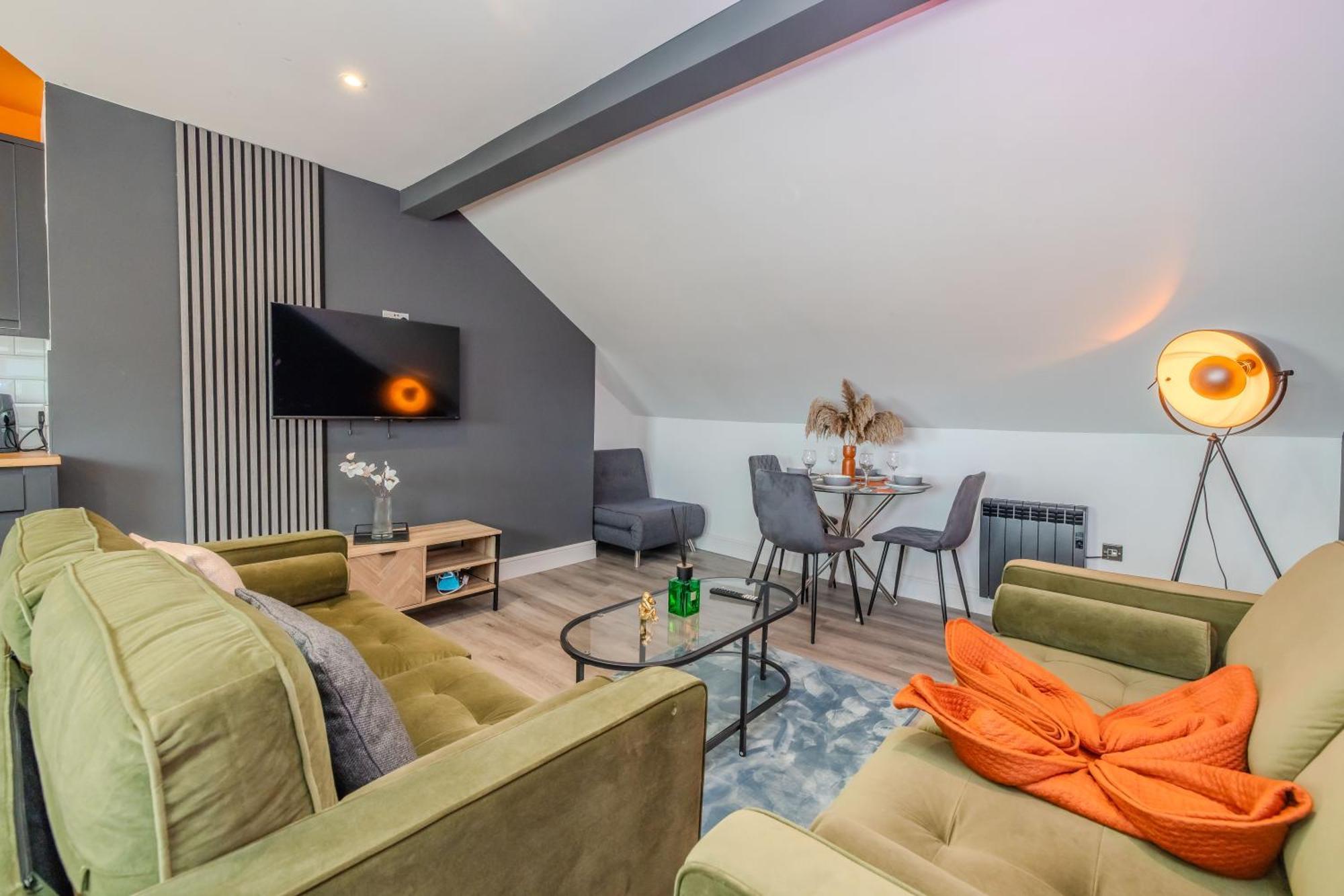 Luxury With Parking L 2 Bedroom *