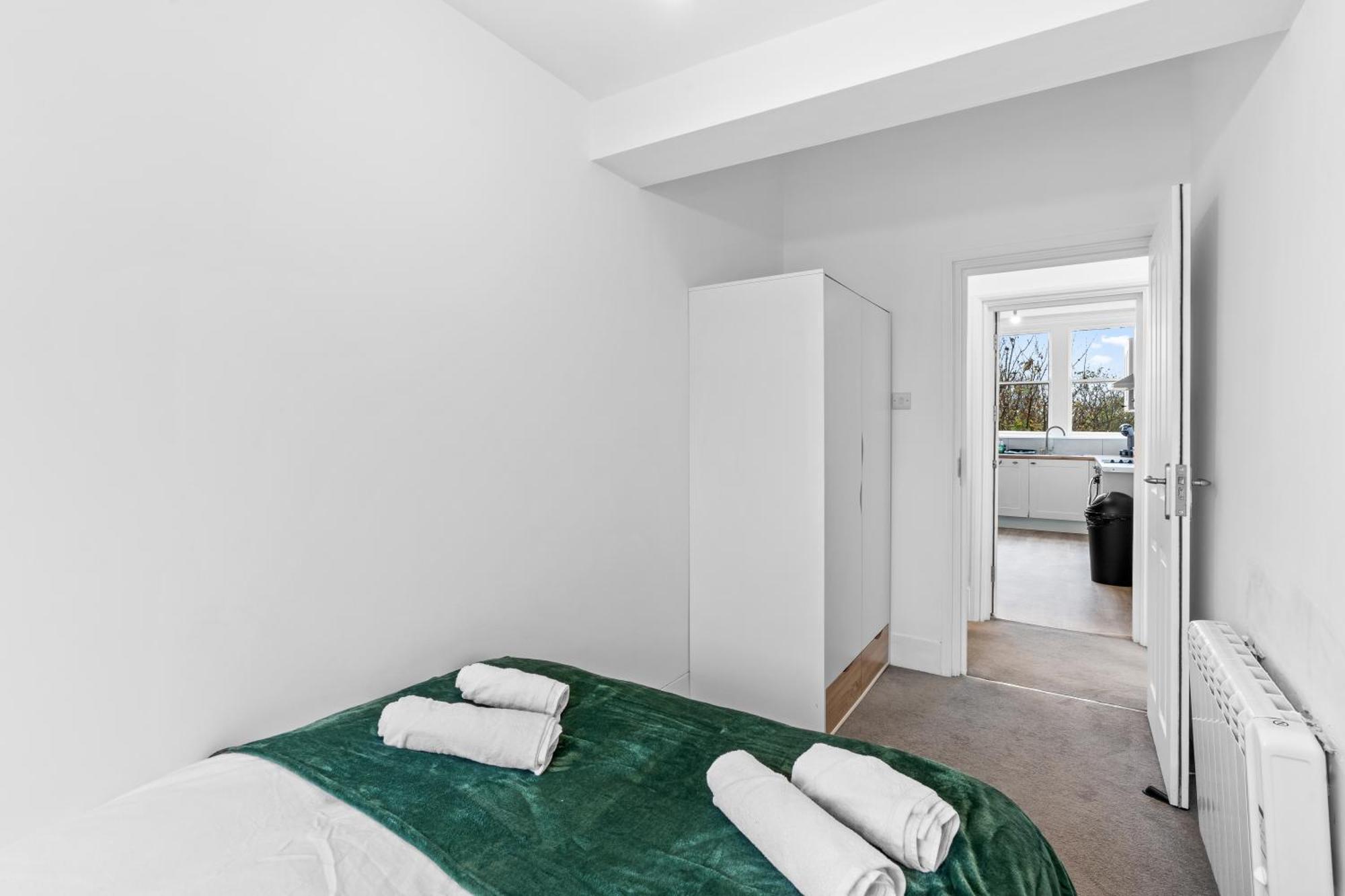 Apartment Flat In And *