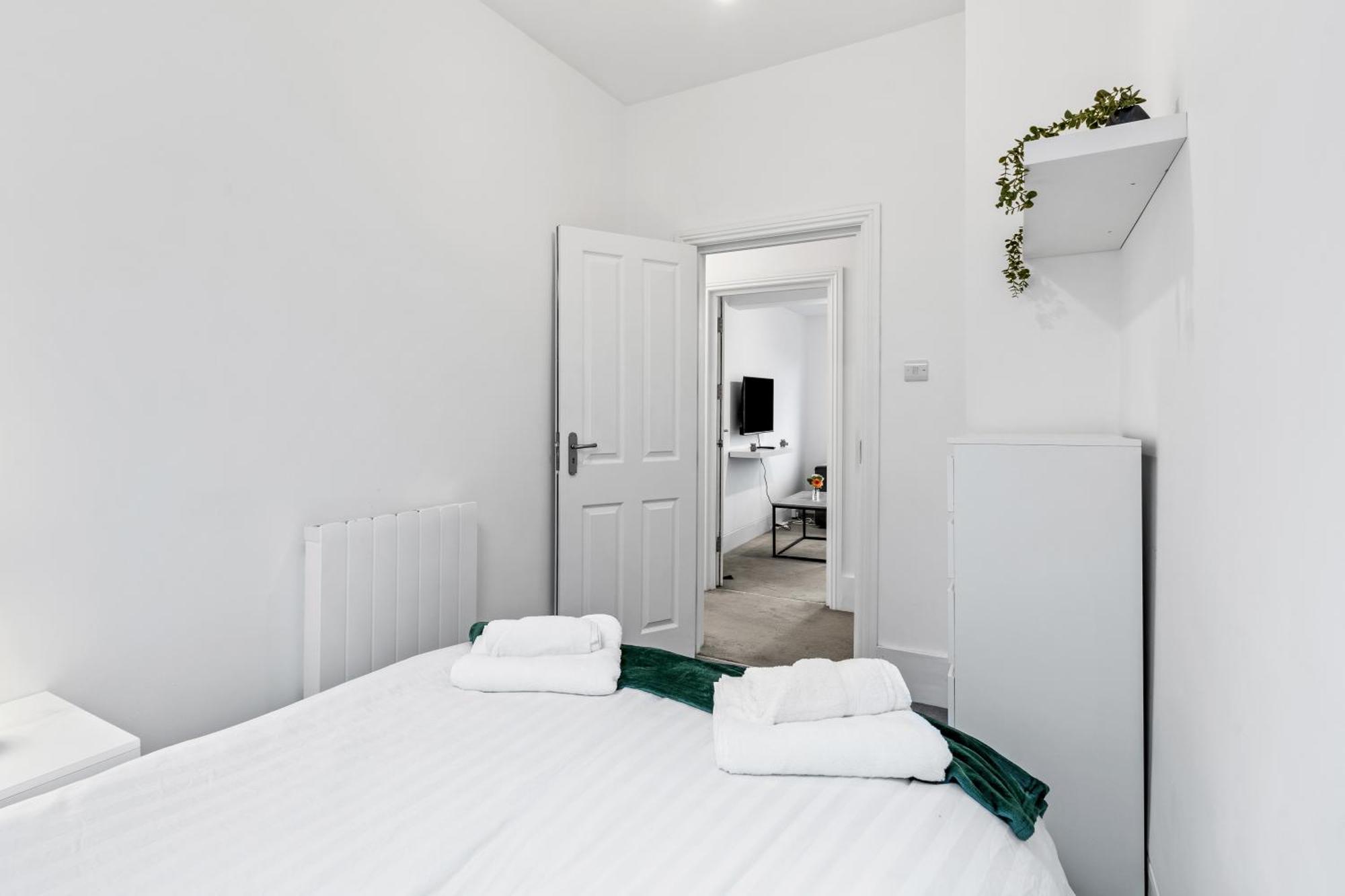 Flat In And Apartment *