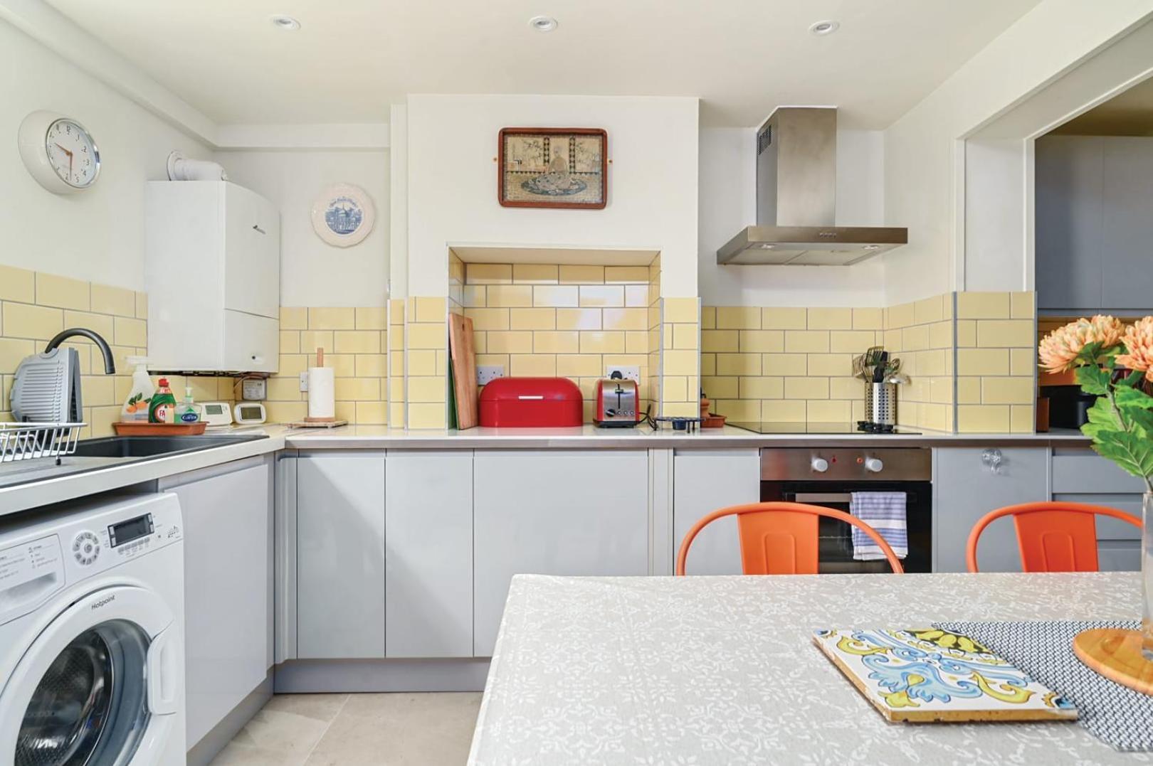 Host & - Foundry Colours Holiday home
