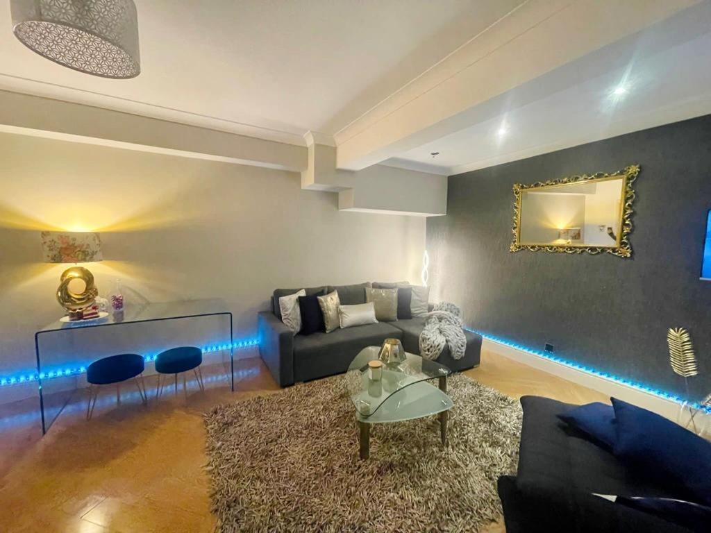 1 Minute To The And Centre Apartment