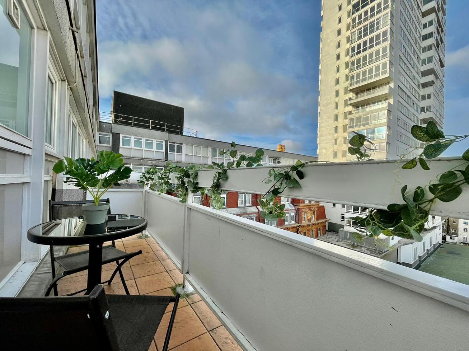 Apartment 1 Minute To The And Centre Brighton