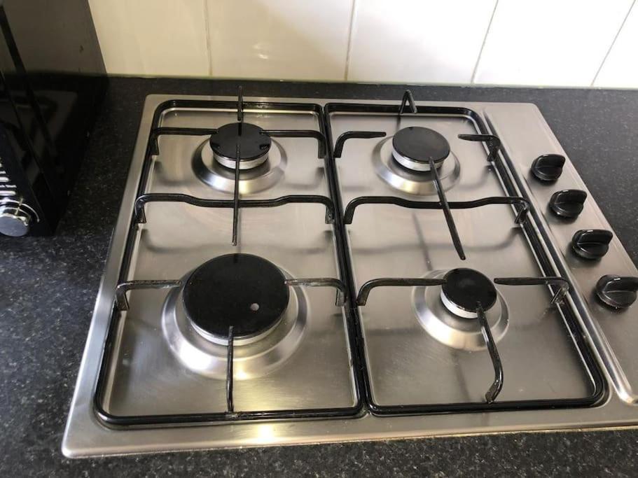 1 Large Comfy Garden - Prime Location Brighton