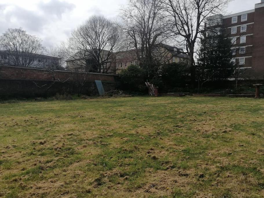 Apartment 1 Large Comfy Garden - Prime Location Brighton