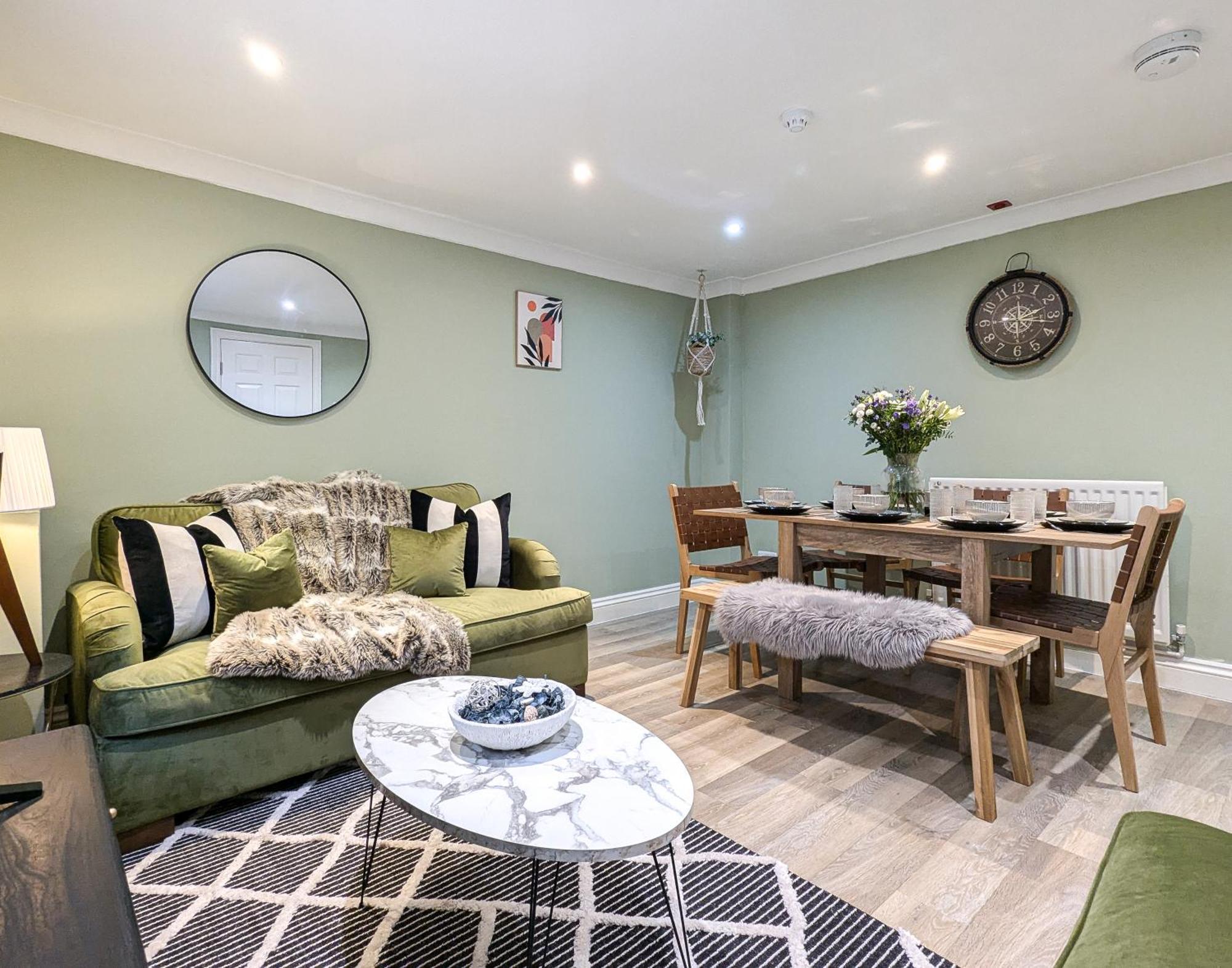 Stunning 3bed With Garden, Sleeps 8