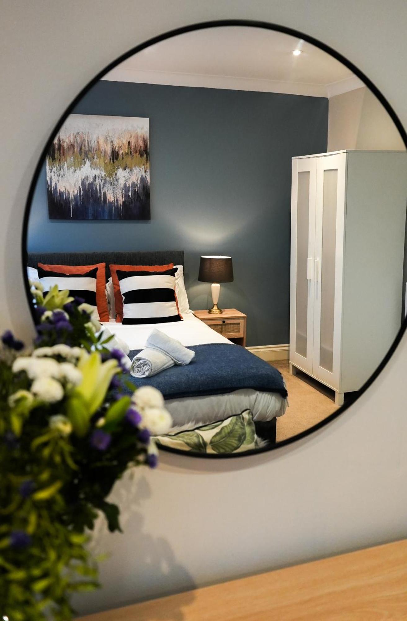Stunning 3bed With Garden, Sleeps 8
