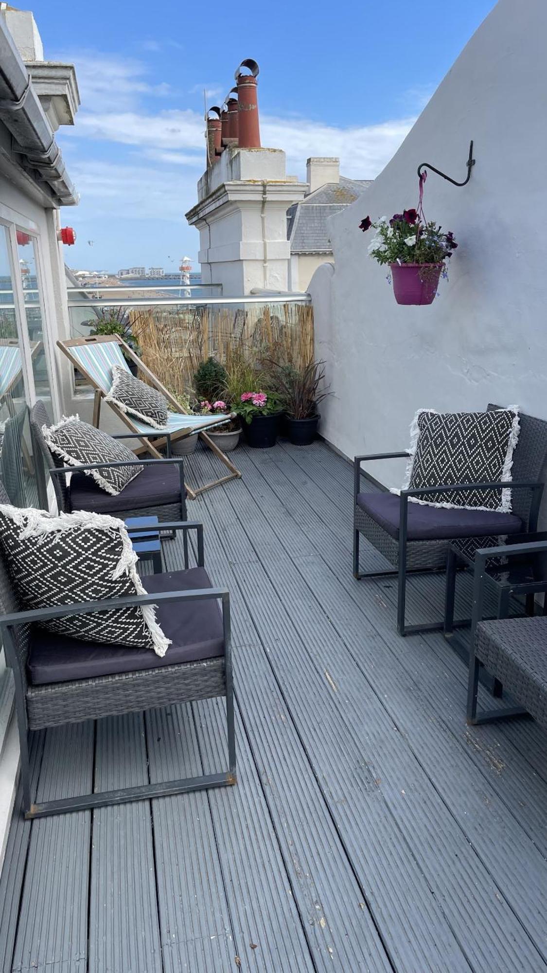 Ei8ht Guest 4*