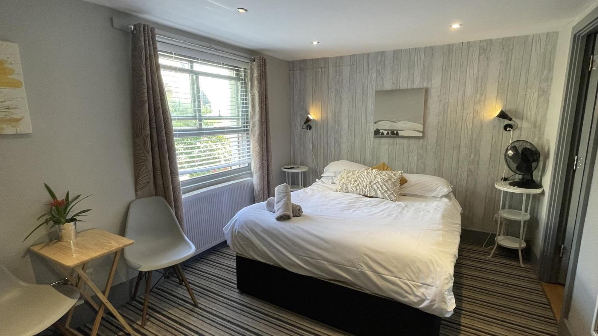 Ei8ht Guest Aparthotel 4*