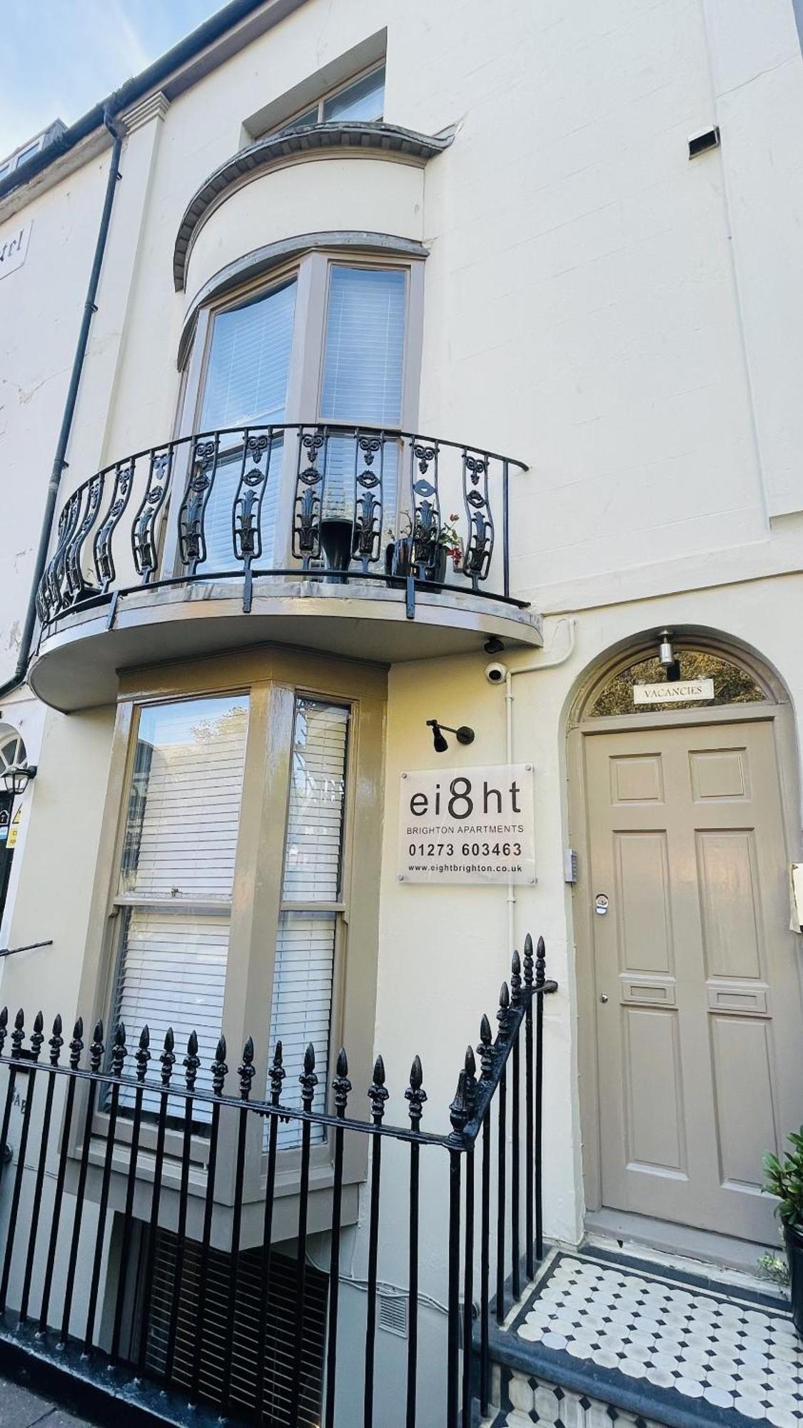 Ei8ht Guest Brighton