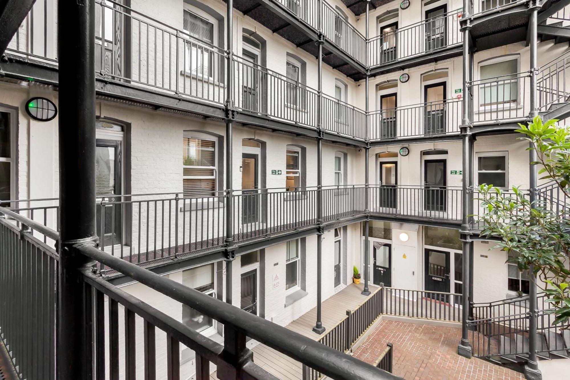 - Sleeps 3 - Near Apartment *